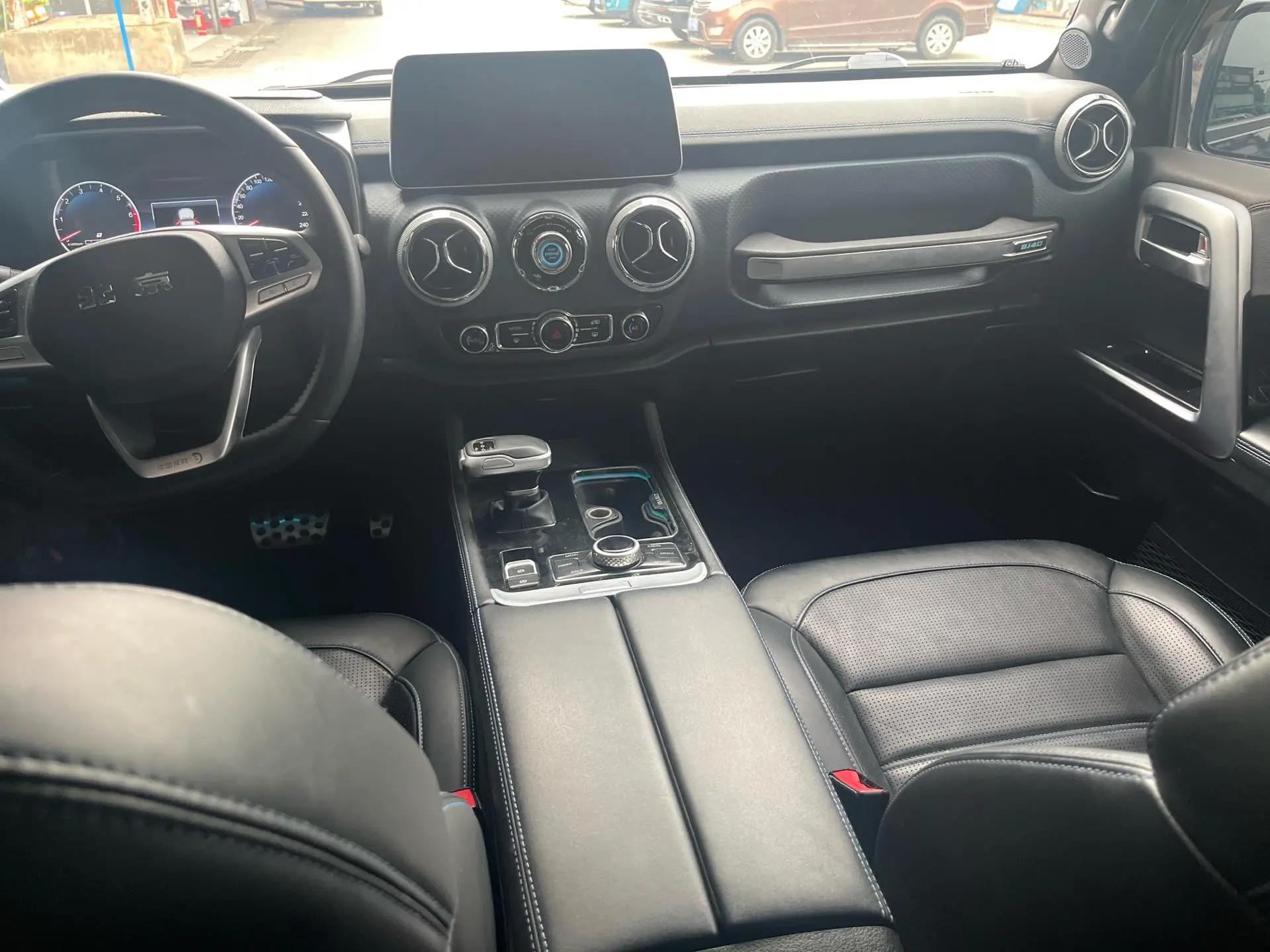 Beijing BJ40 2023 2.0T Automatic Four-wheel Drive City Hunter Edition Chivalrous Type 5