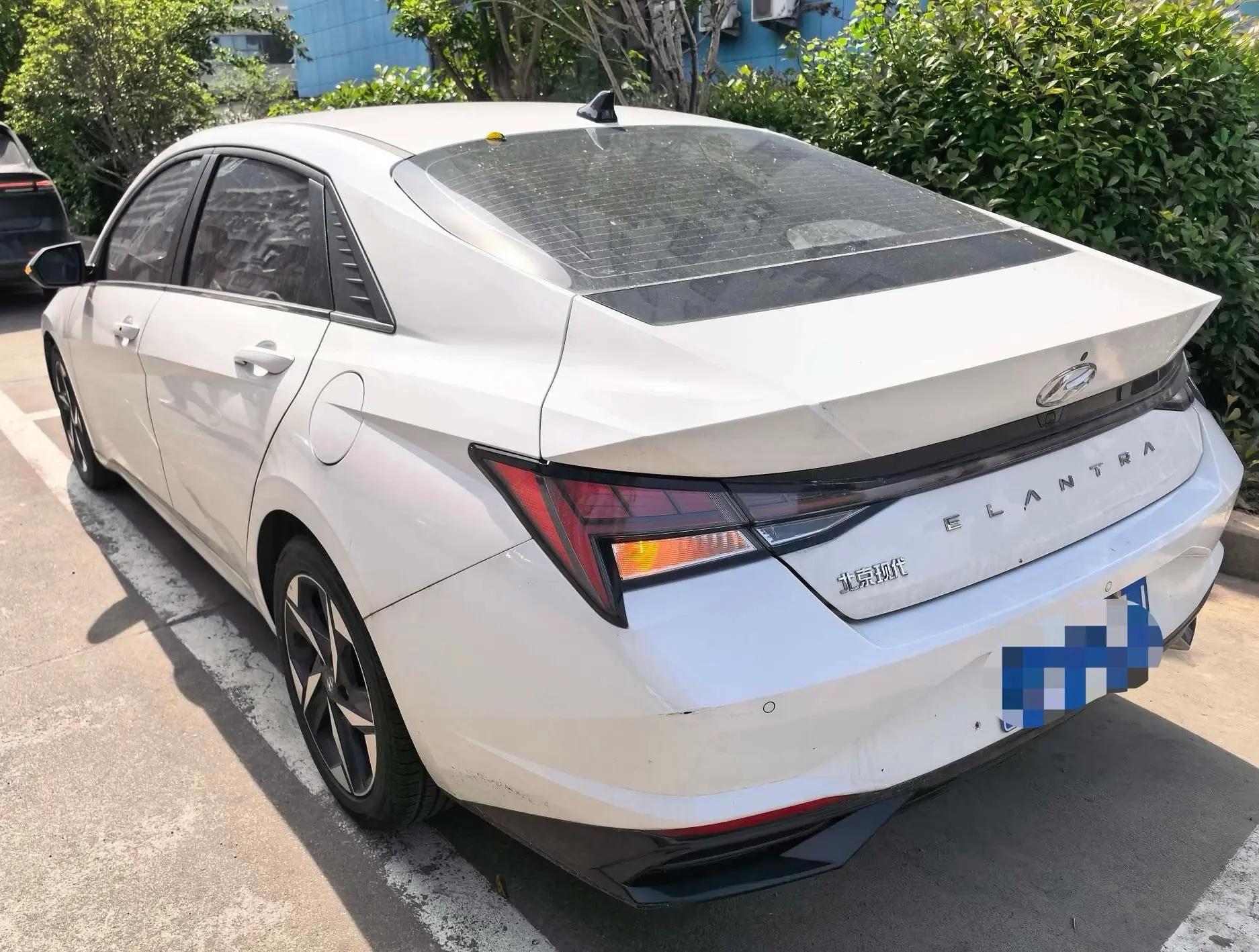 Elantra 2021 1.5L CVT LUX Prestige Edition 3