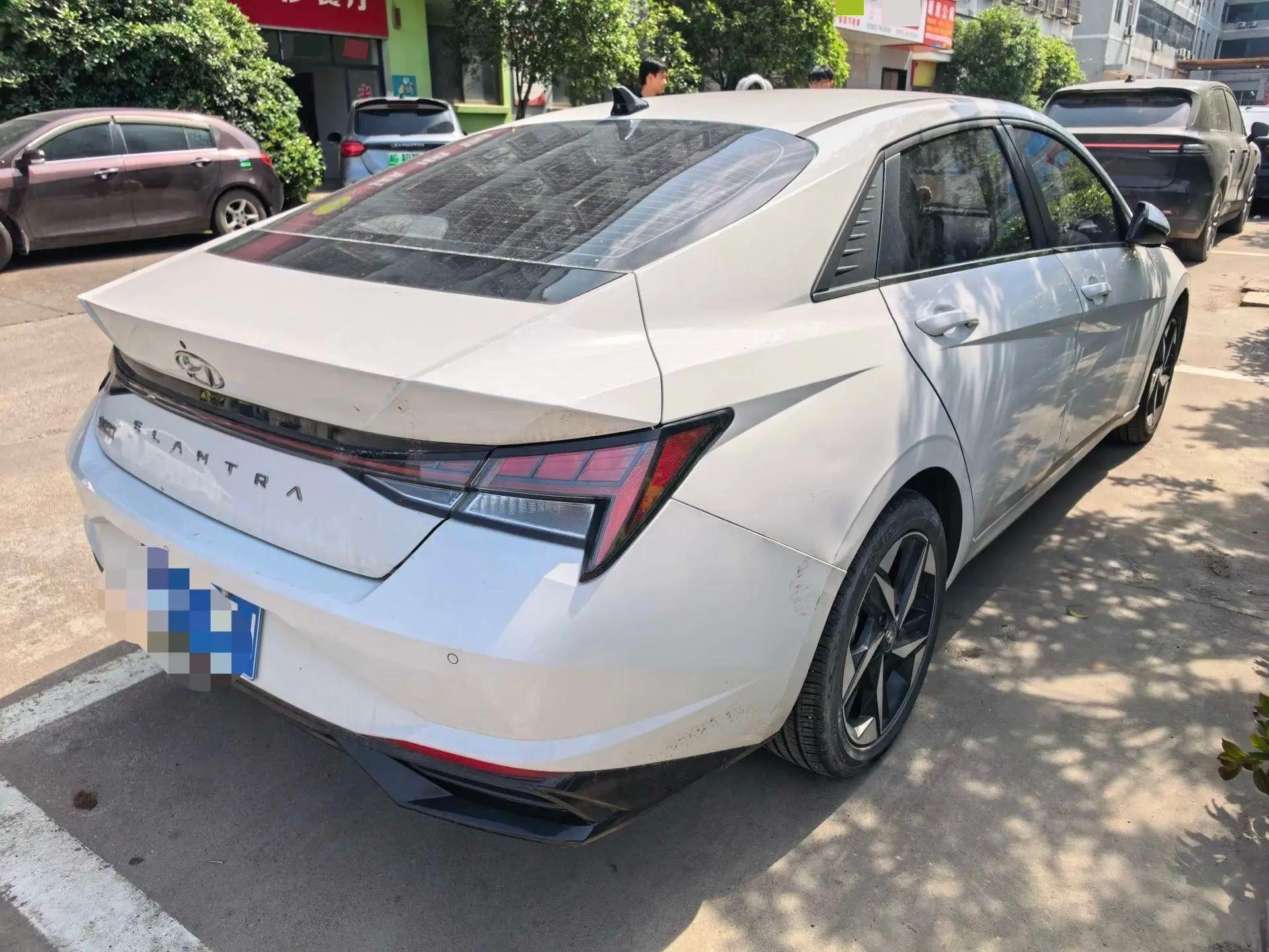 Elantra 2021 1.5L CVT LUX Prestige Edition 4