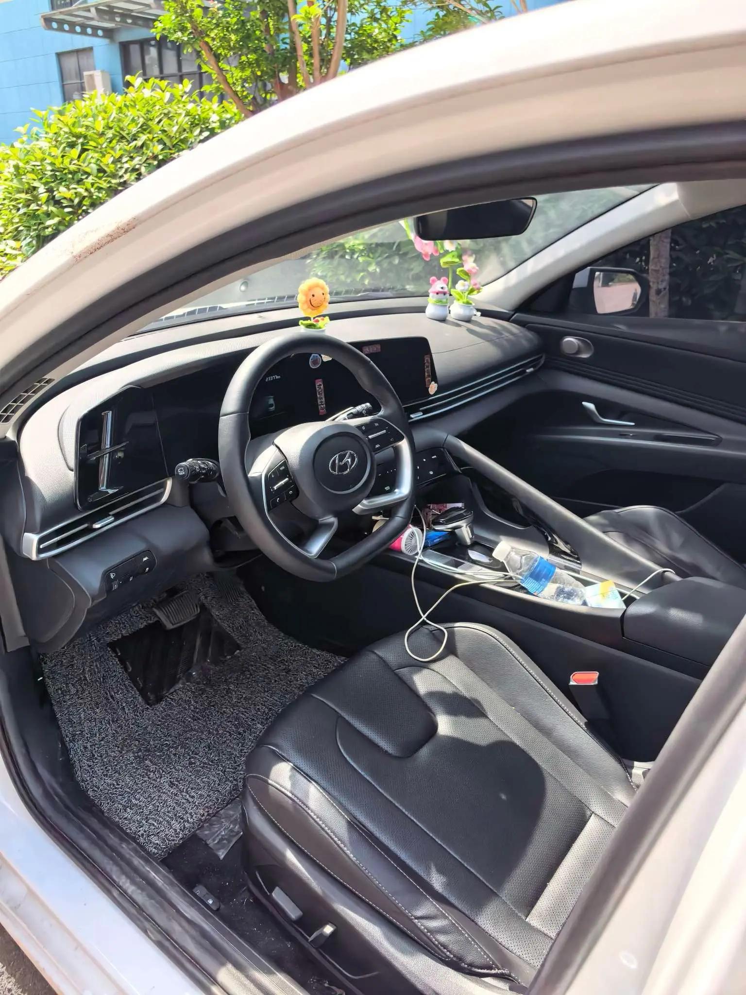 Elantra 2021 1.5L CVT LUX Prestige Edition 5