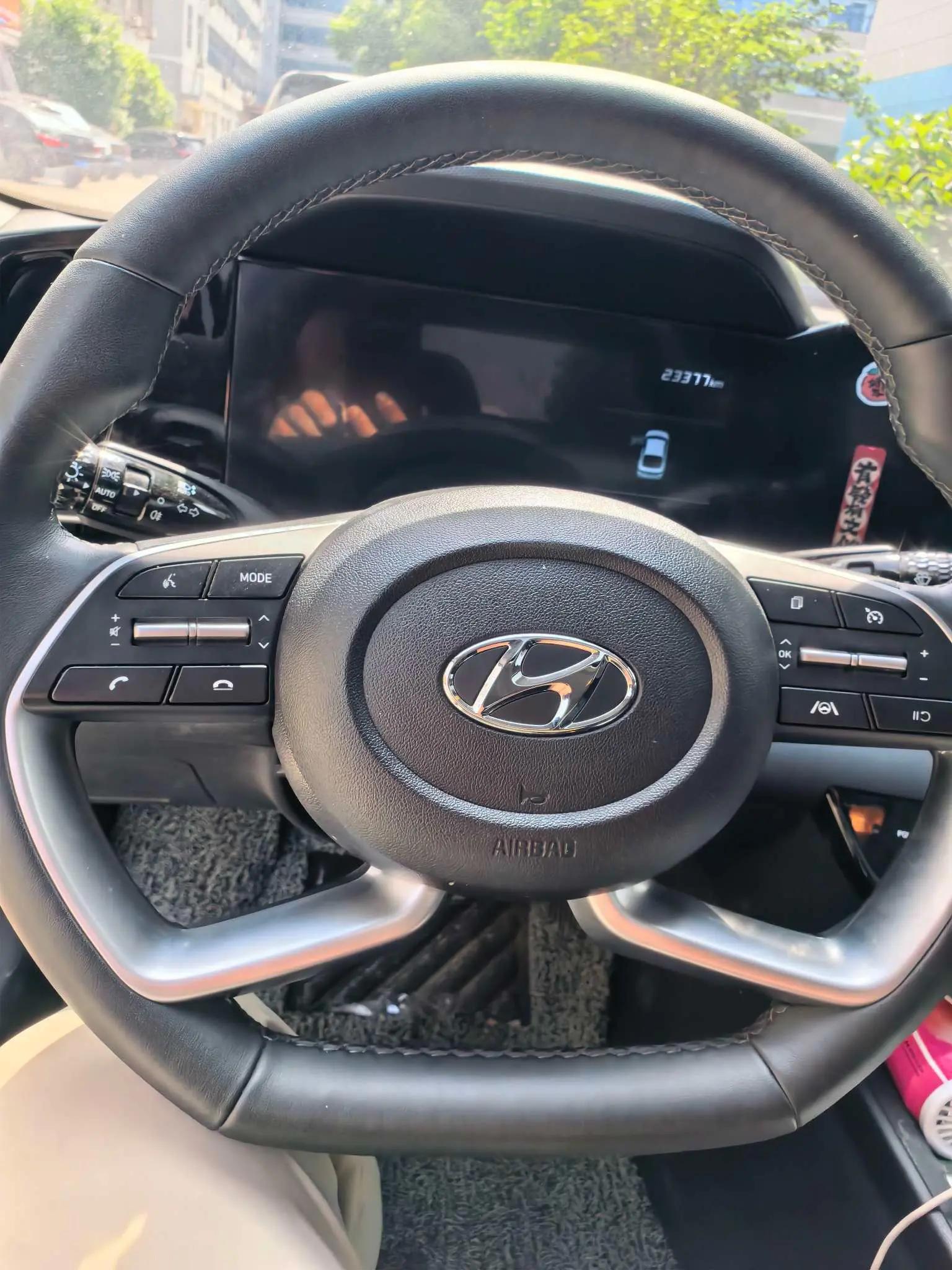 Elantra 2021 1.5L CVT LUX Prestige Edition 6
