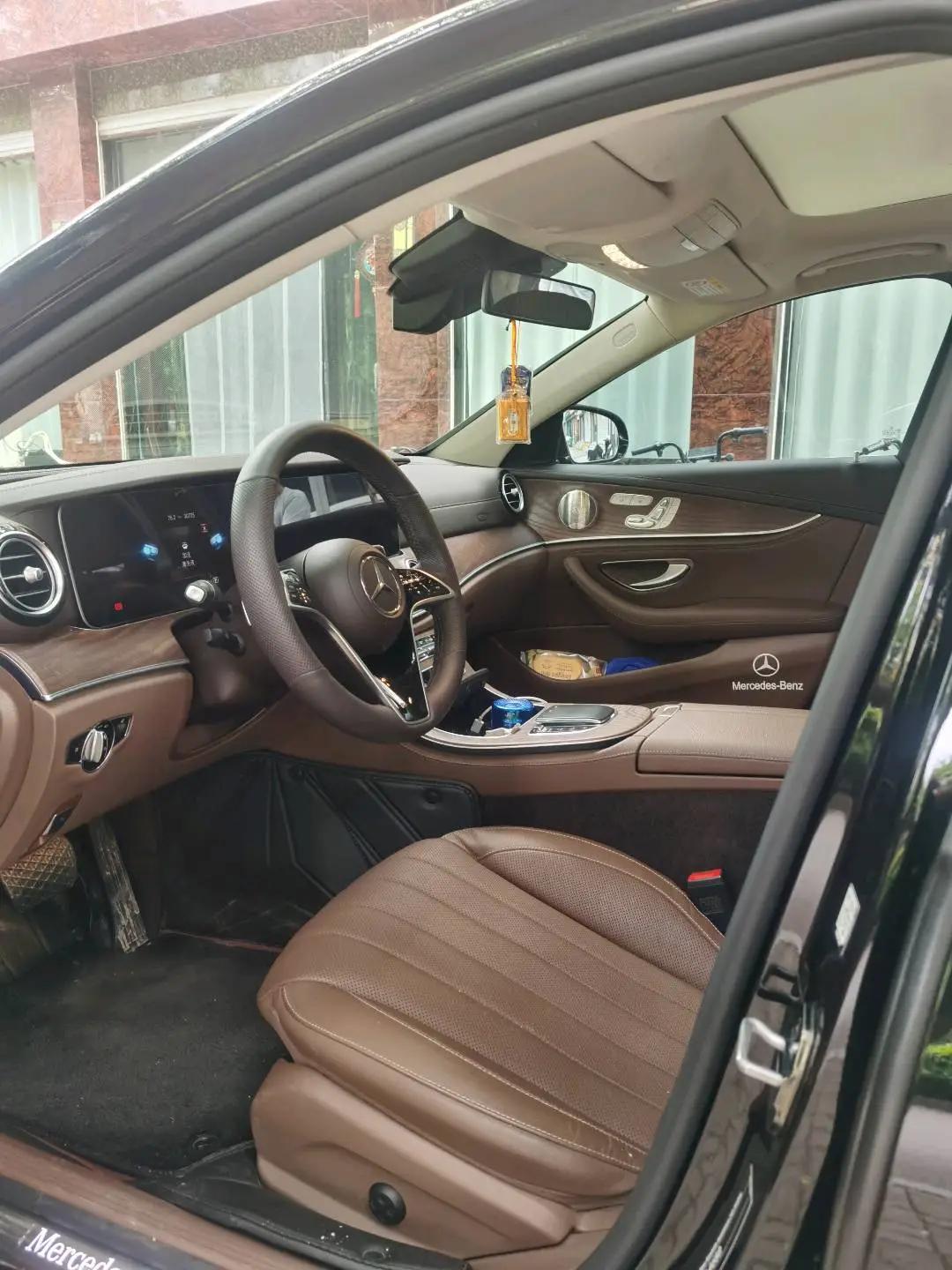奔驰 E级 2023款 E 300 L 2.0T 运动尊贵型(改款) 自动挡 4