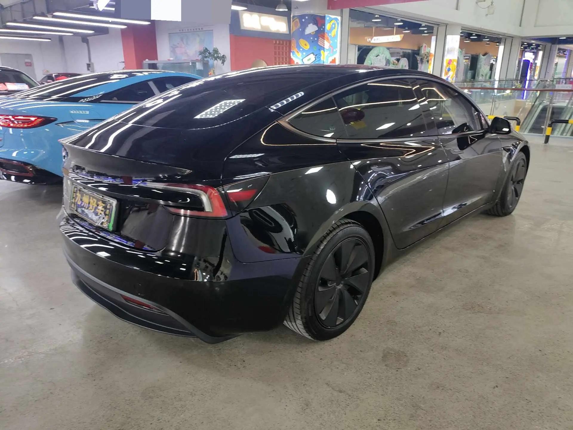 Tesla 2025 Model 3 Rear-Wheel Drive (Refreshed) Automatic 3