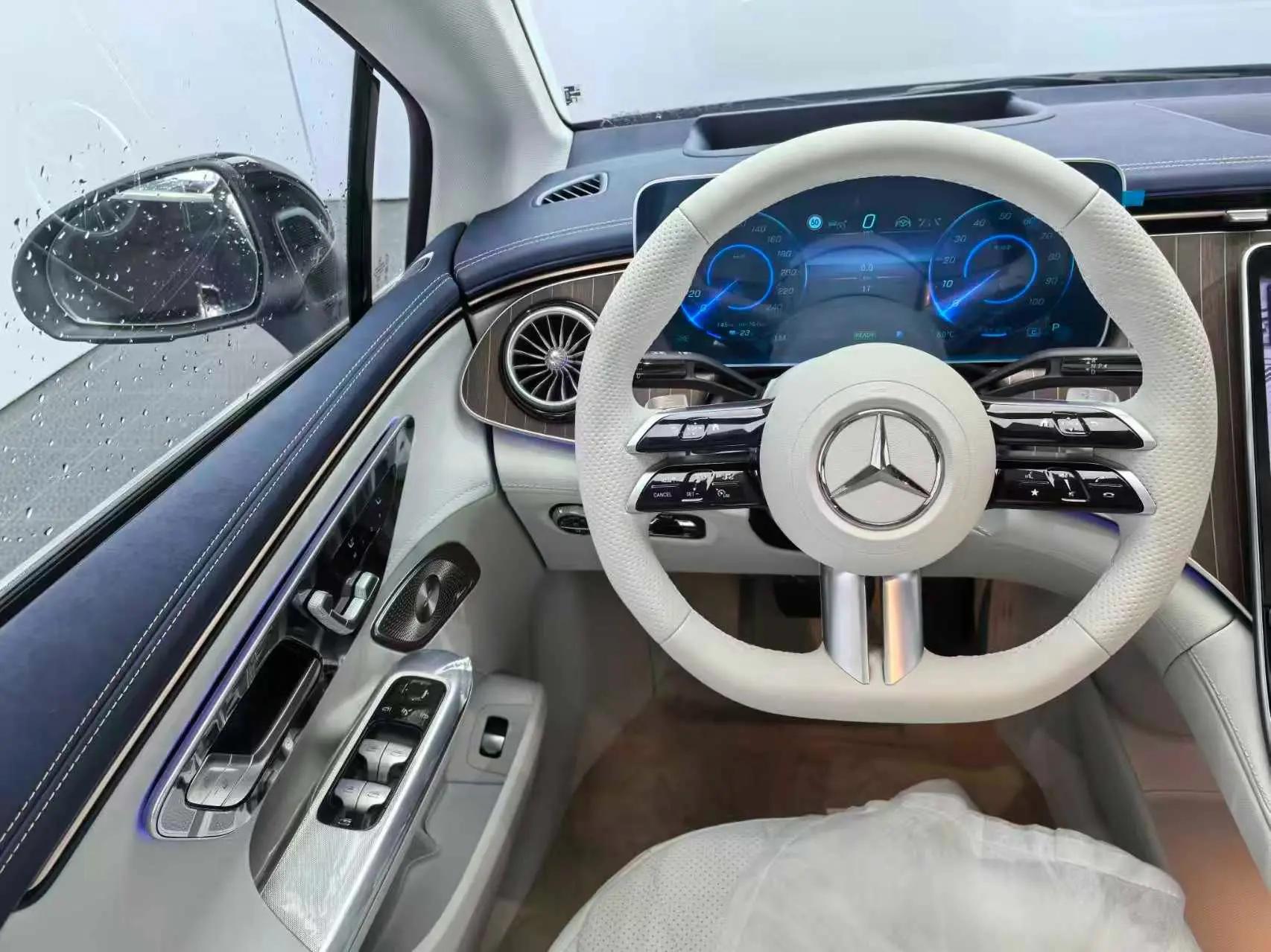 Mercedes Benz 2025 EQE 500 4MATIC EQE 500 4MATIC Deluxe Edition Automatic Gear 6