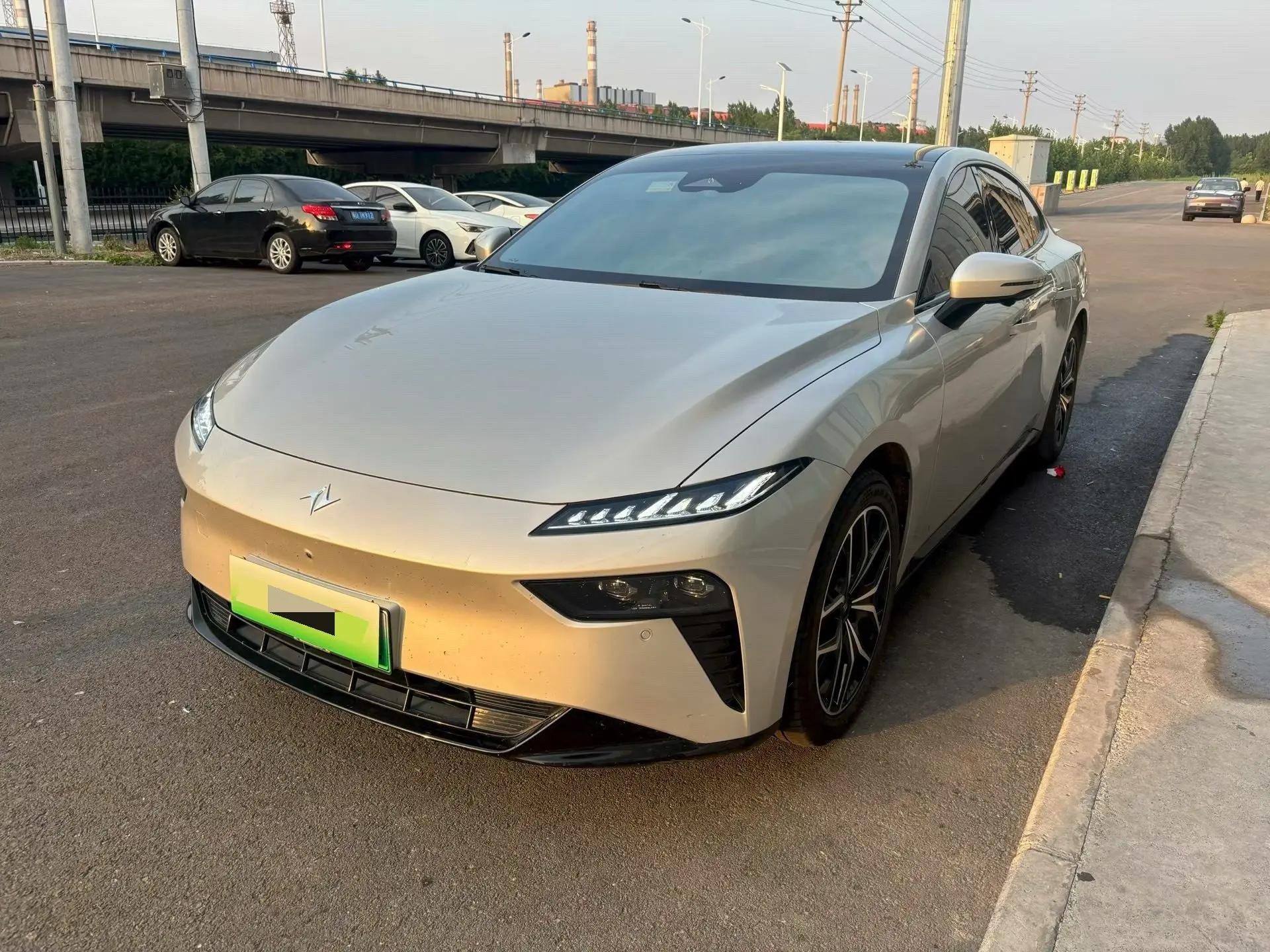 奕派 2025款 eπ007 230Max巡航版 自动挡