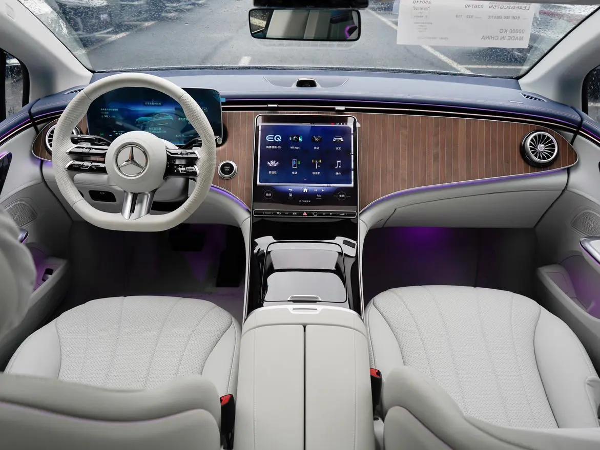 Mercedes Benz 2025 EQE 500 4MATIC EQE 500 4MATIC Pioneer Edition Automatic Gear 11