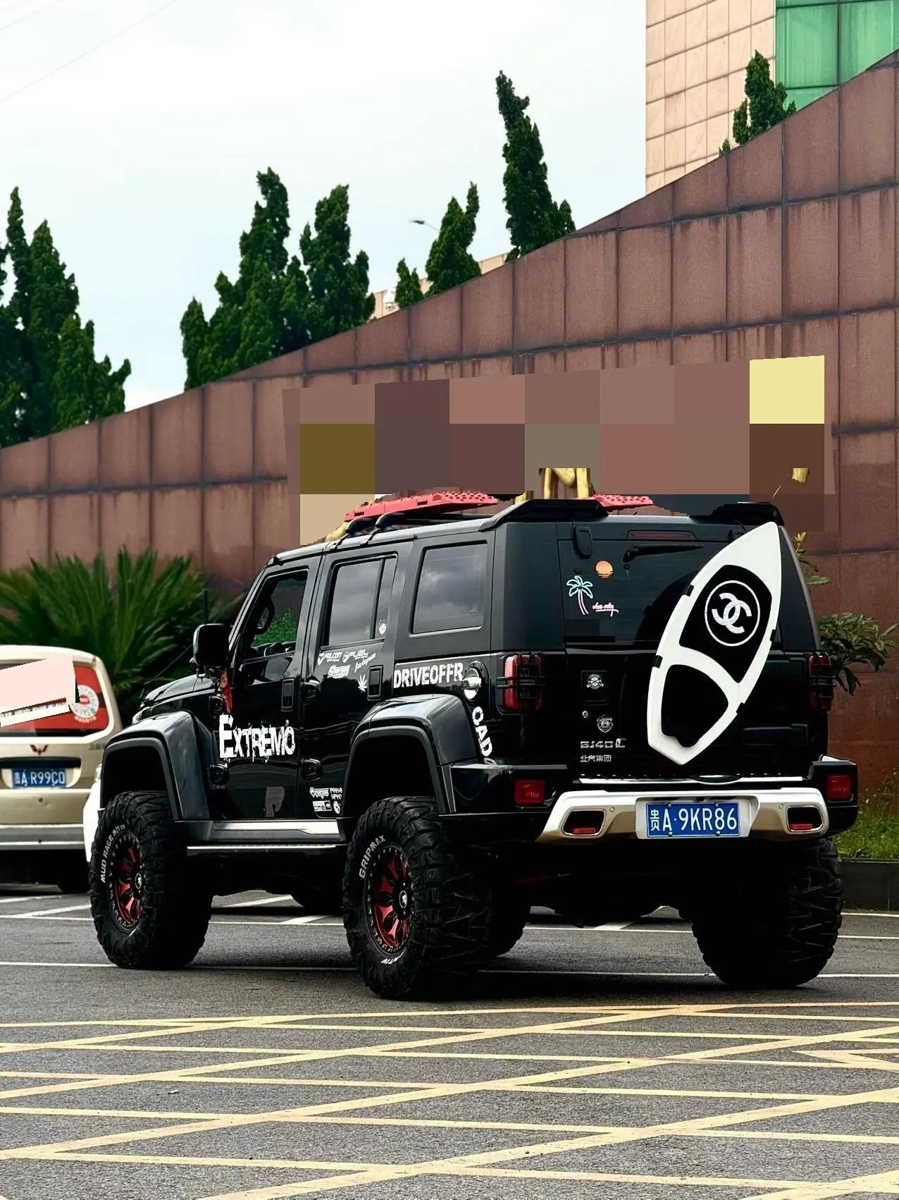 Beijing BJ40 2020 2.0T Automatic Four-wheel Drive City Hunter Edition Chivalrous Type 6
