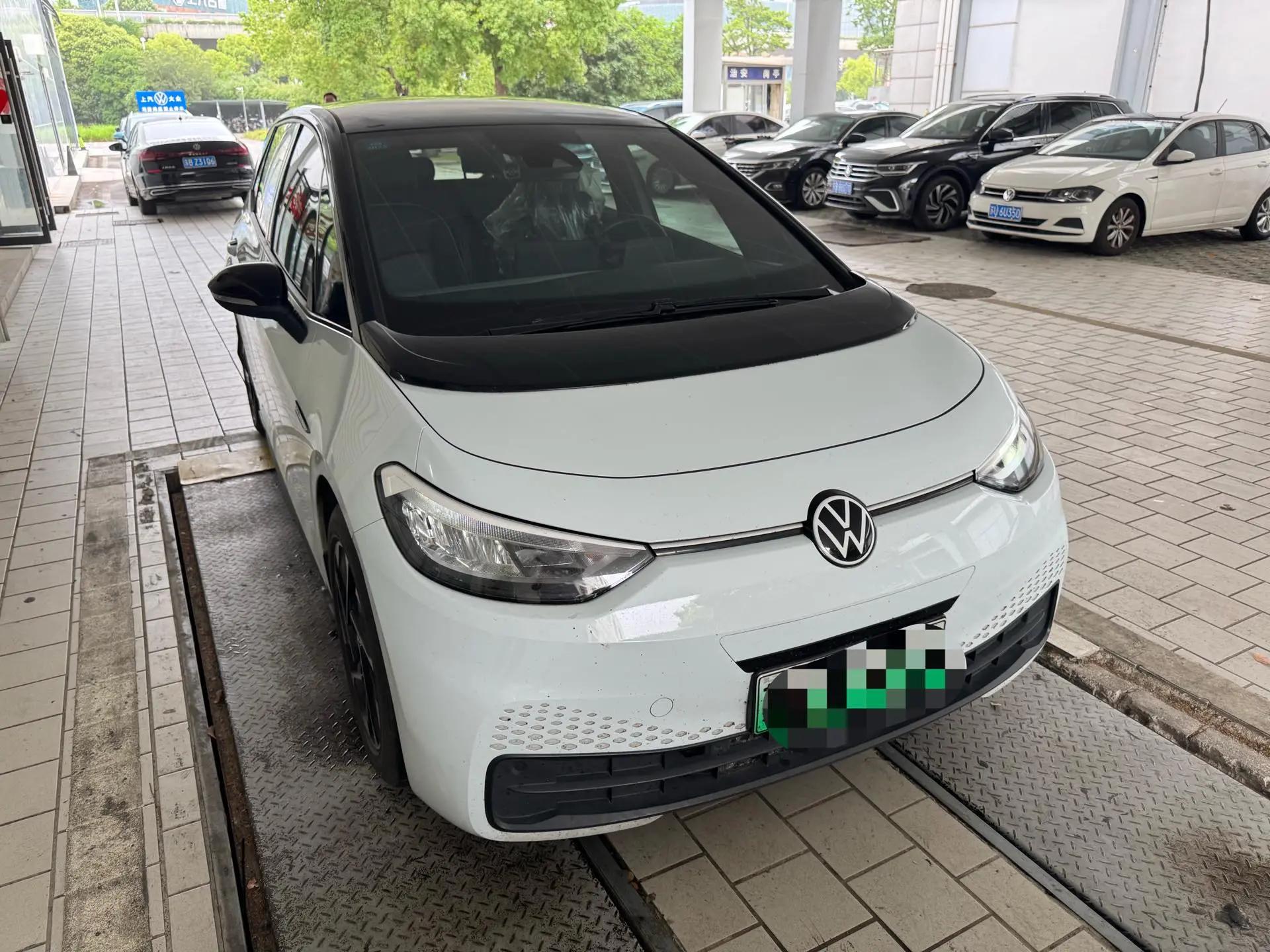 Volkswagen 2023 ID. 3 Upgraded Pure Smart Edition, Automatic Transmission 2