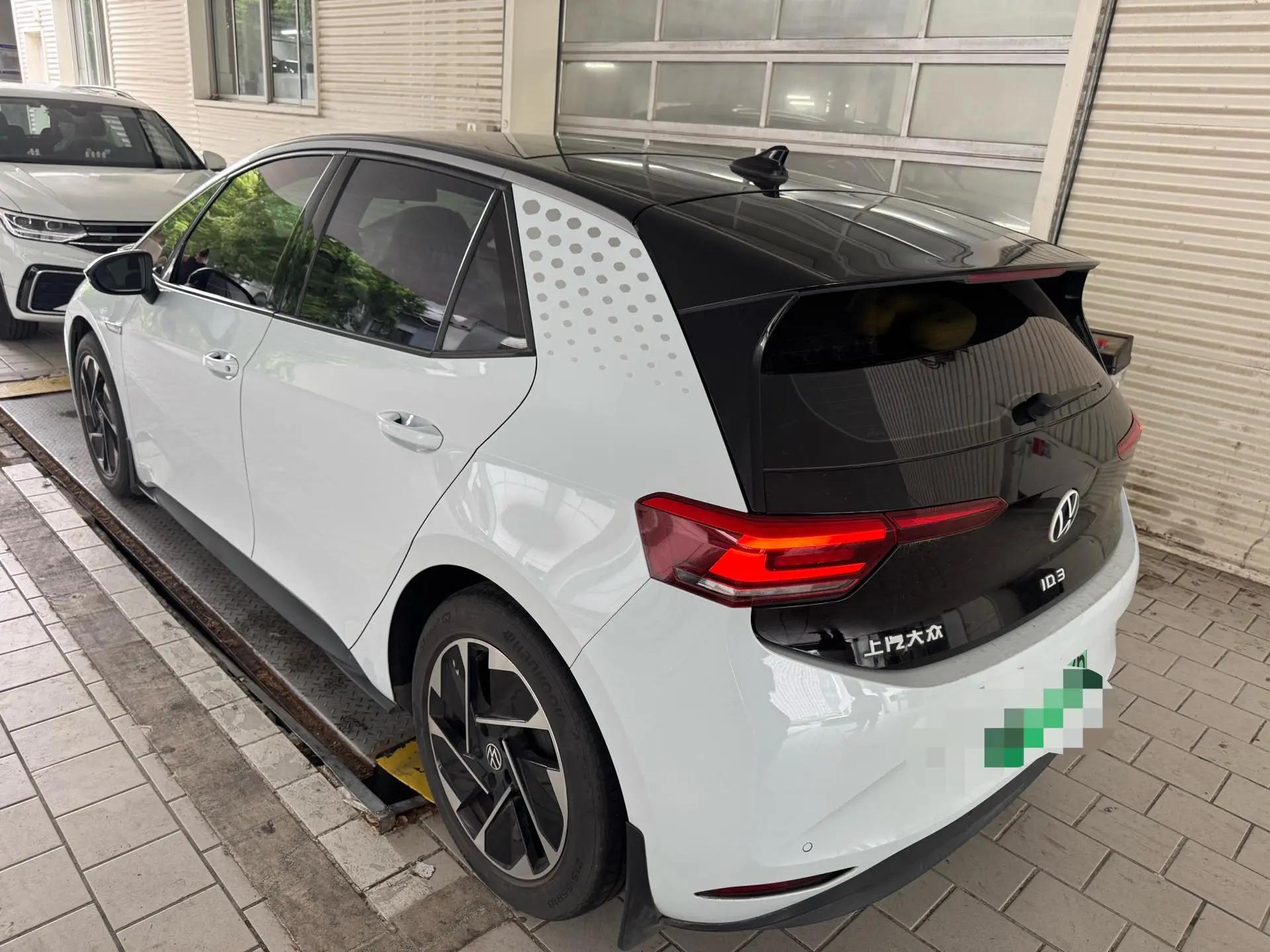 Volkswagen 2023 ID. 3 Upgraded Pure Smart Edition, Automatic Transmission 3