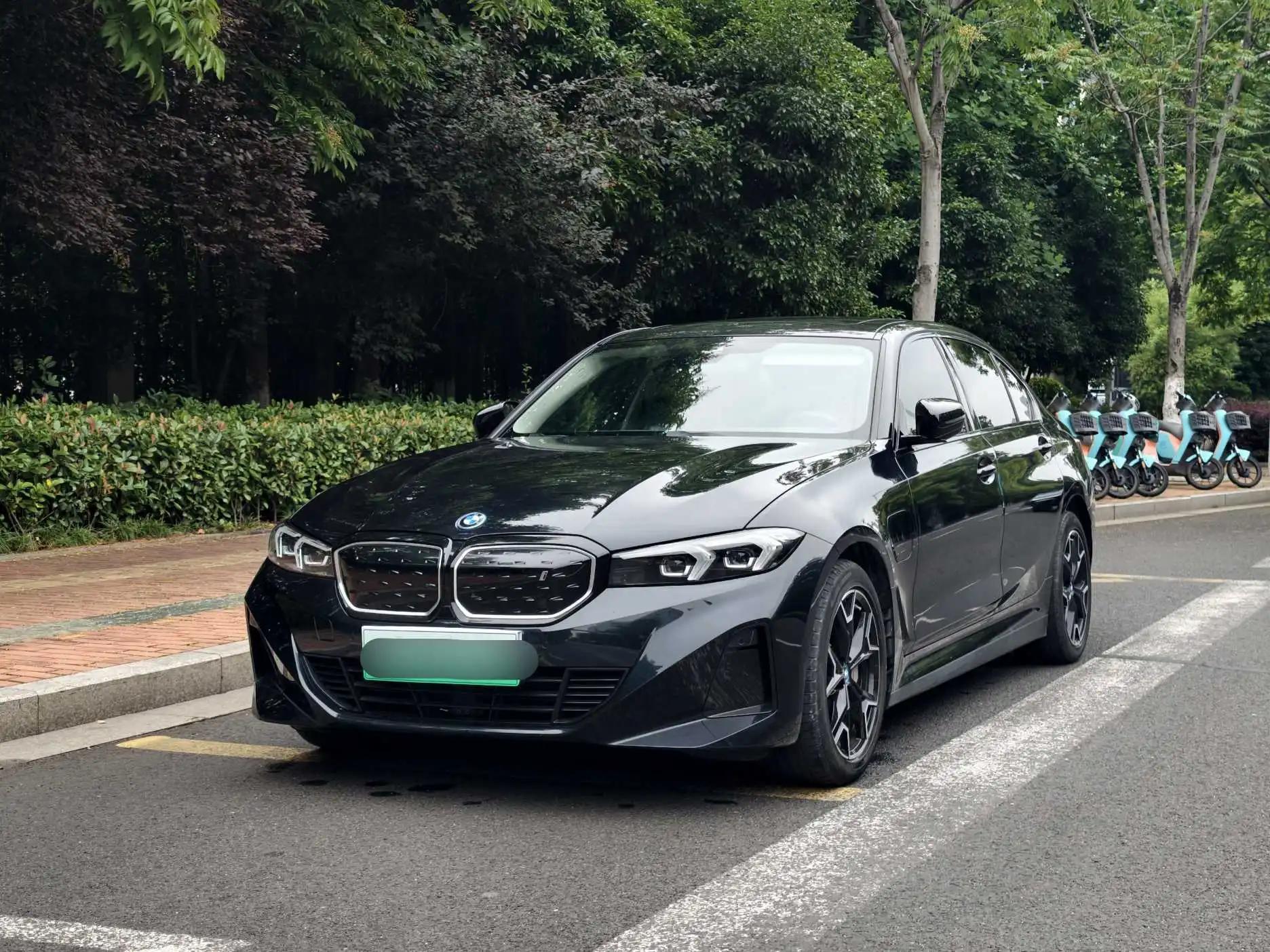 BMW 2024 i3 eDrive 40 L obsidian night suit automatic gear
