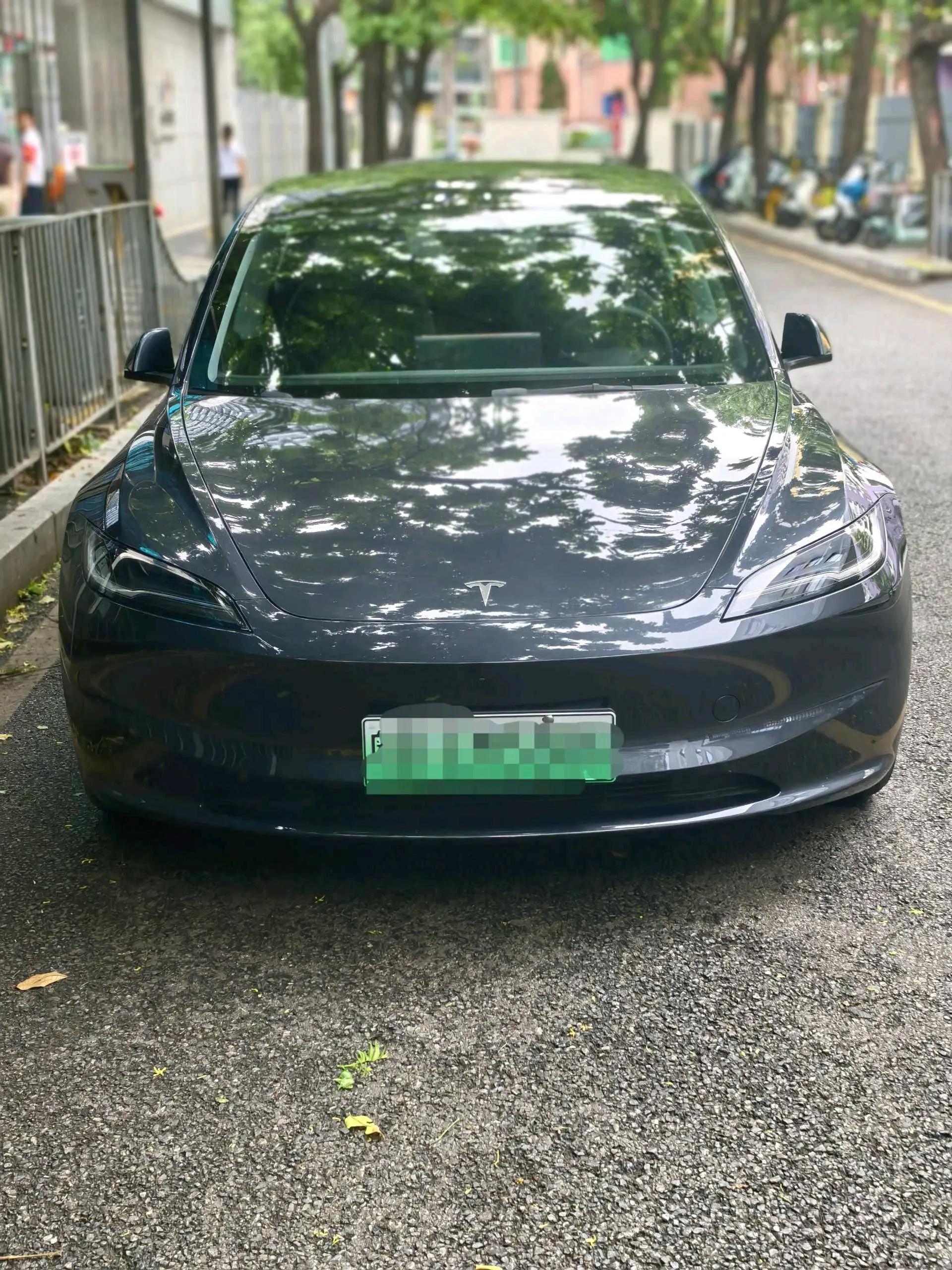 Tesla 2025 Model 3 Rear-Wheel Drive Automatic 2