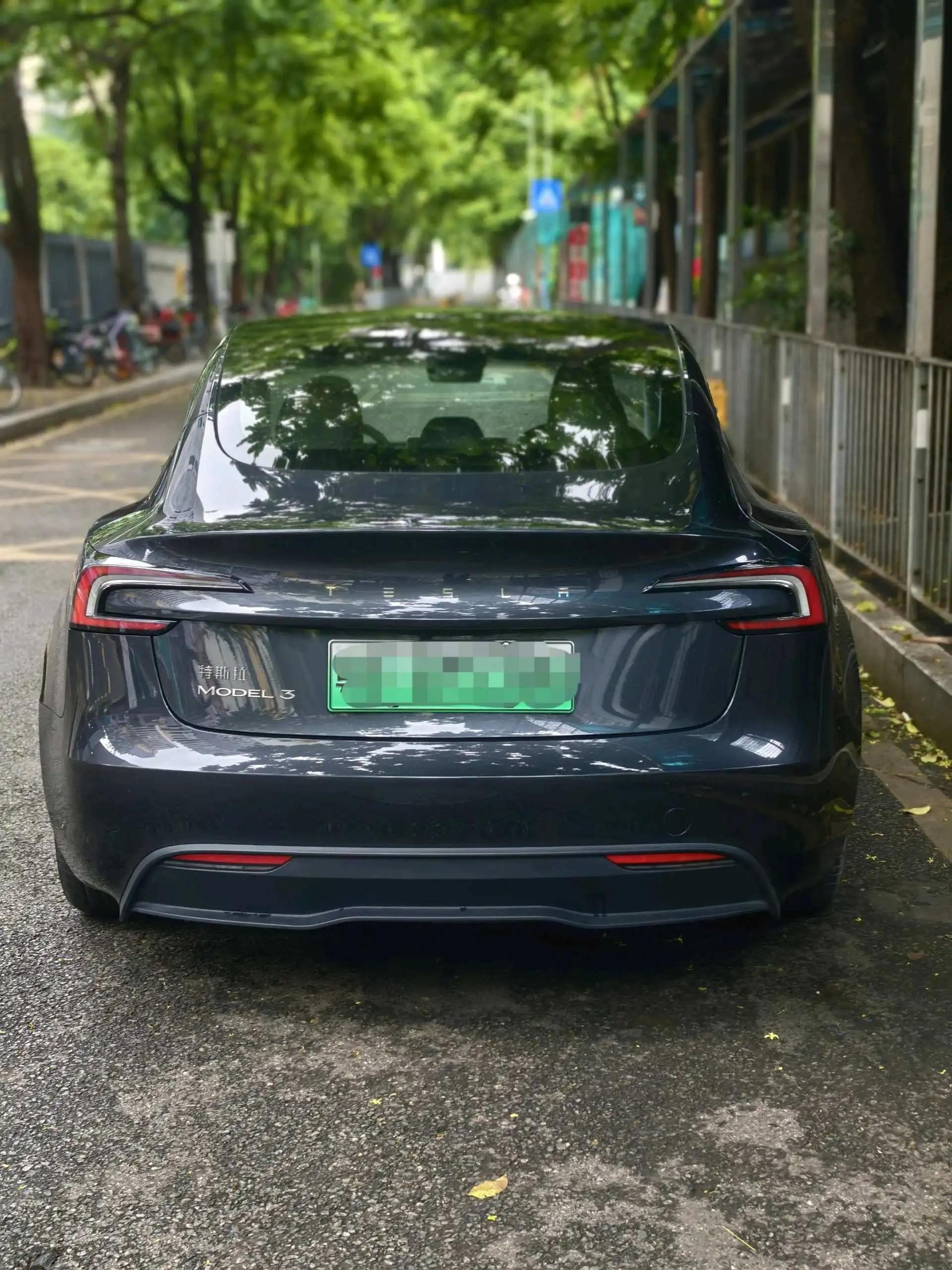 Tesla 2025 Model 3 Rear-Wheel Drive Automatic 5