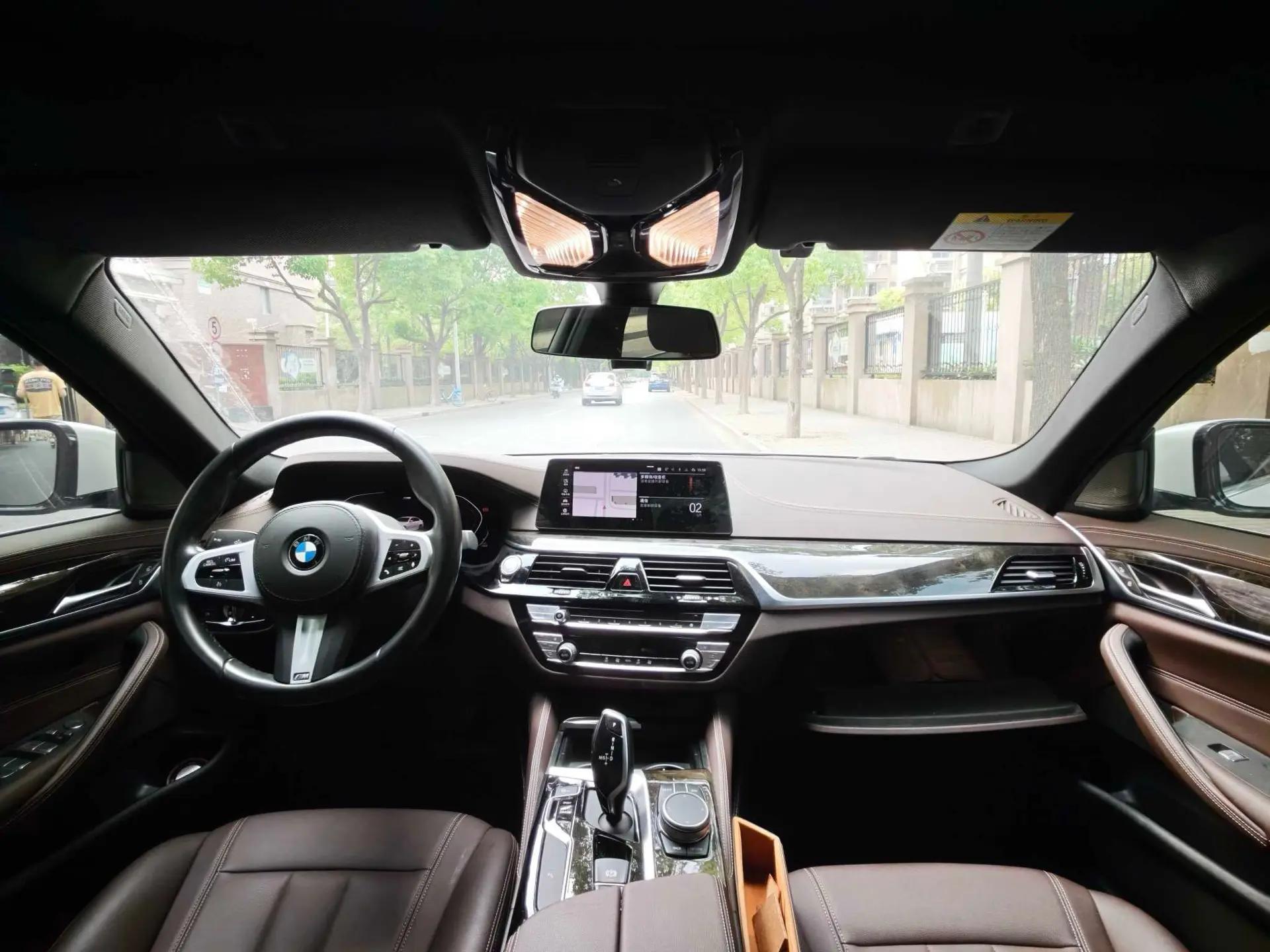 BMW 5 Series 2020 525Li M Sports Suit 2