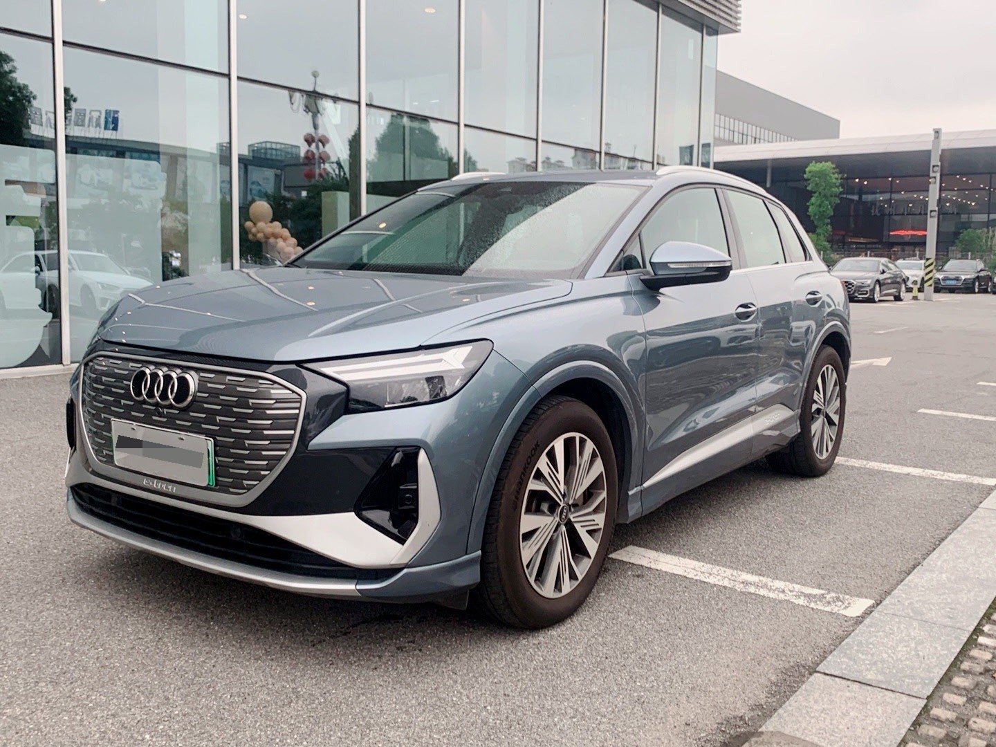 Audi 2024 Q4 e-tron 40 Exploration Edition Automatic