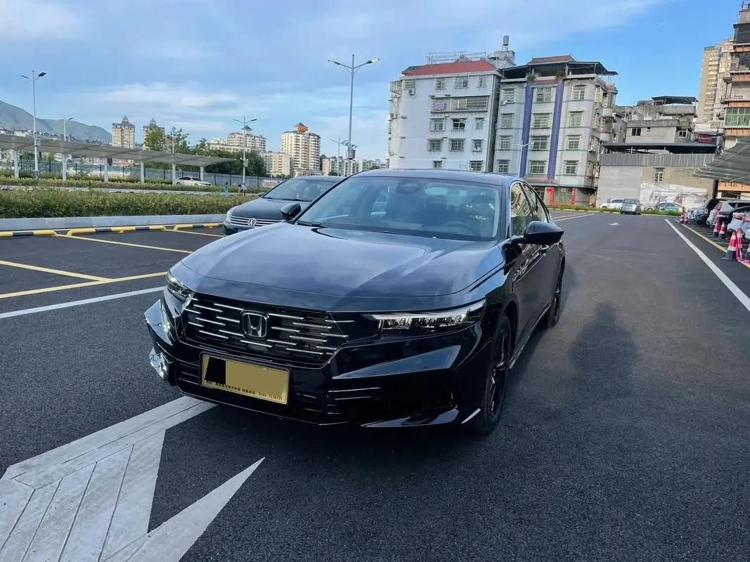 Open image lightbox: Honda 2025 11th Generation Accord 1.5T CVT 260TURBO Luxury Edition Automatic