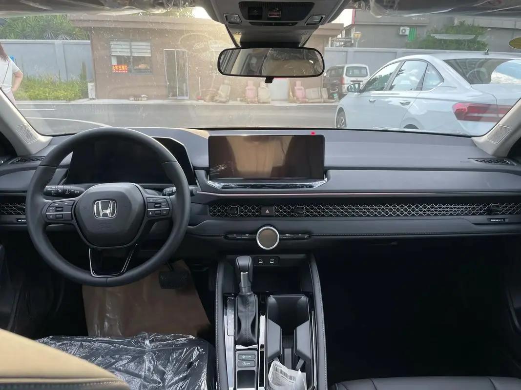 Honda 2025 11th Generation Accord 1.5T CVT 260TURBO Luxury Edition Automatic 2