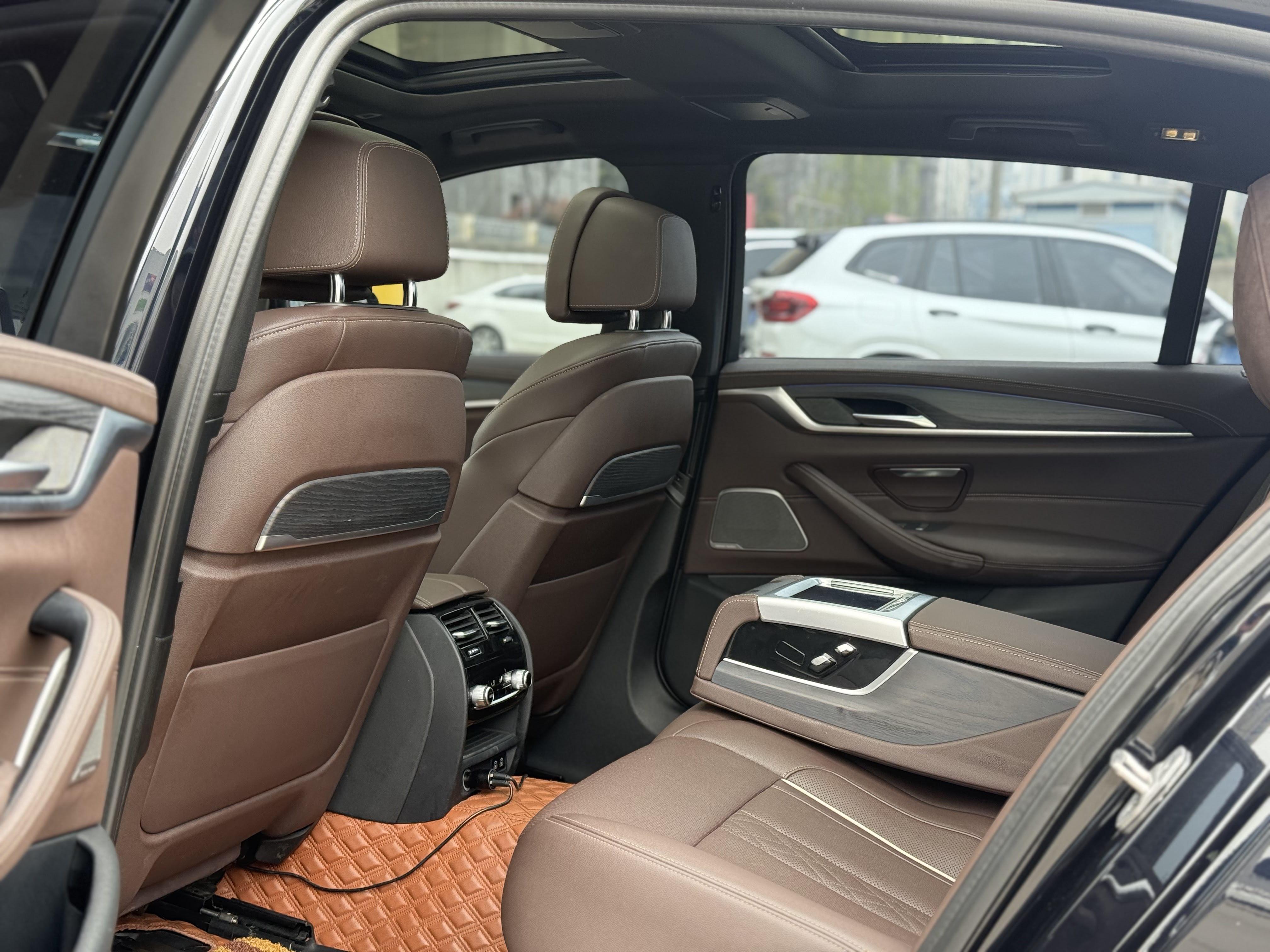 BMW 5 Series 2021 530Li Exclusive M Sports Suit 5