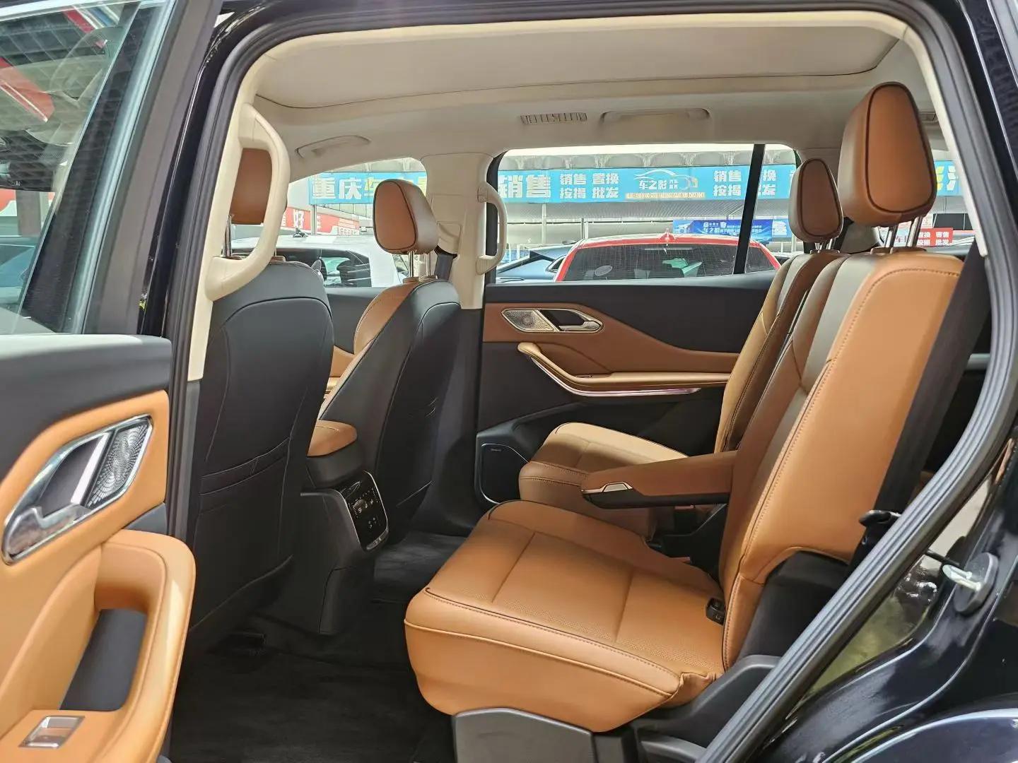 HongQi 2025 HS7 PHEV 2.0T 4-wheel drive 2 million commemorative 6-seat automatic gear 5