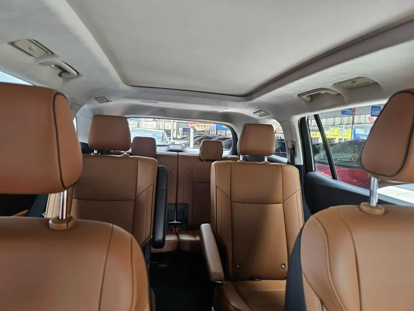 HongQi 2025 HS7 PHEV 2.0T 4-wheel drive 2 million commemorative 6-seat automatic gear 6