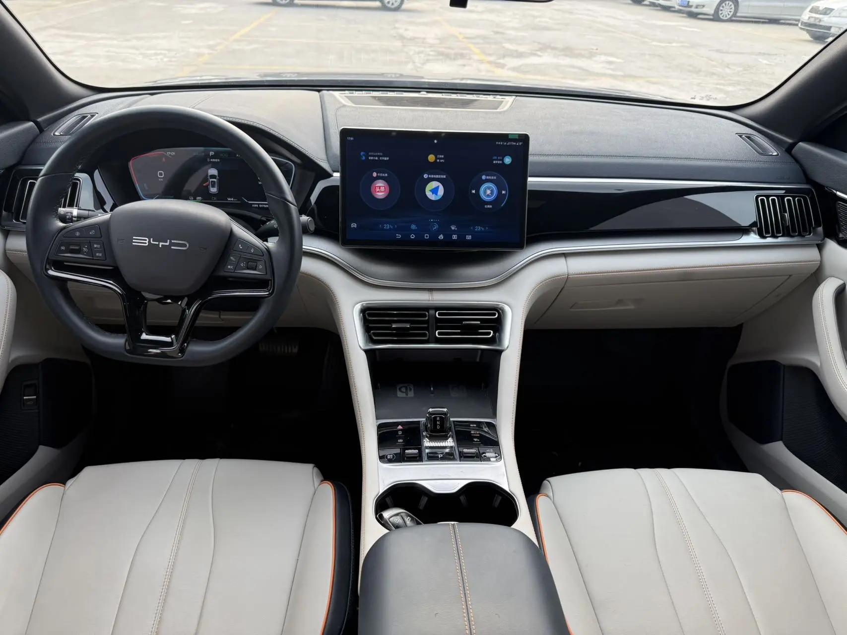 BYD 2023 Song PLUS EV Champion Edition 520KM Prestige Automatic 5