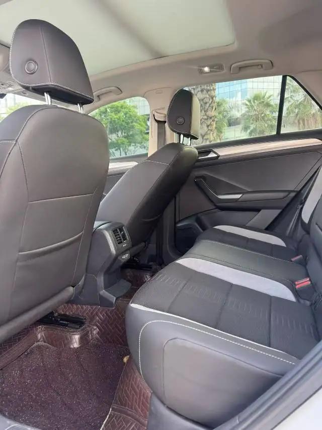 T-ROC Tange 2022 280TSI DSG Two-Drive Elite PLUS 6