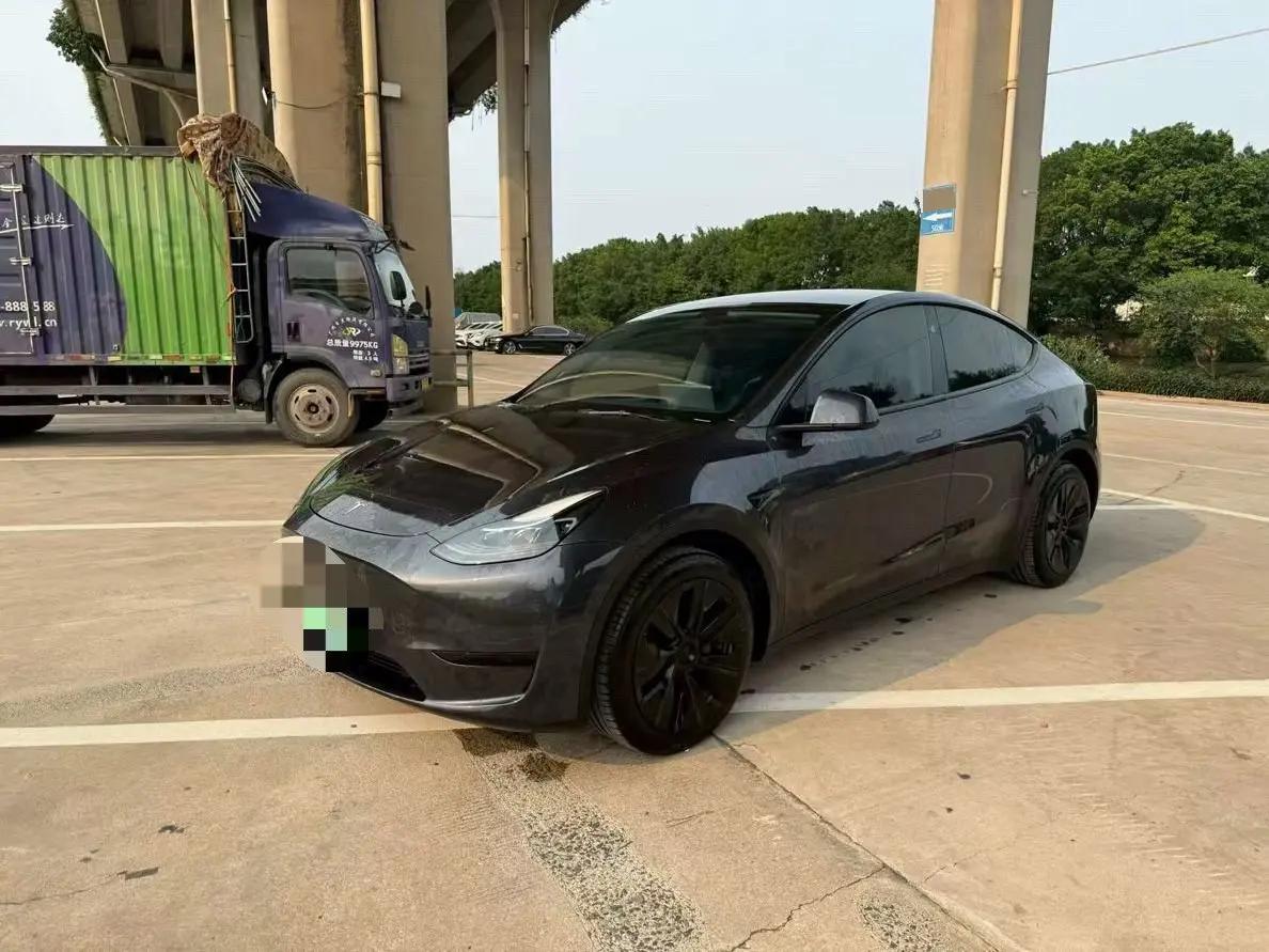 2024 Model Y Rear-Wheel Drive Edition
