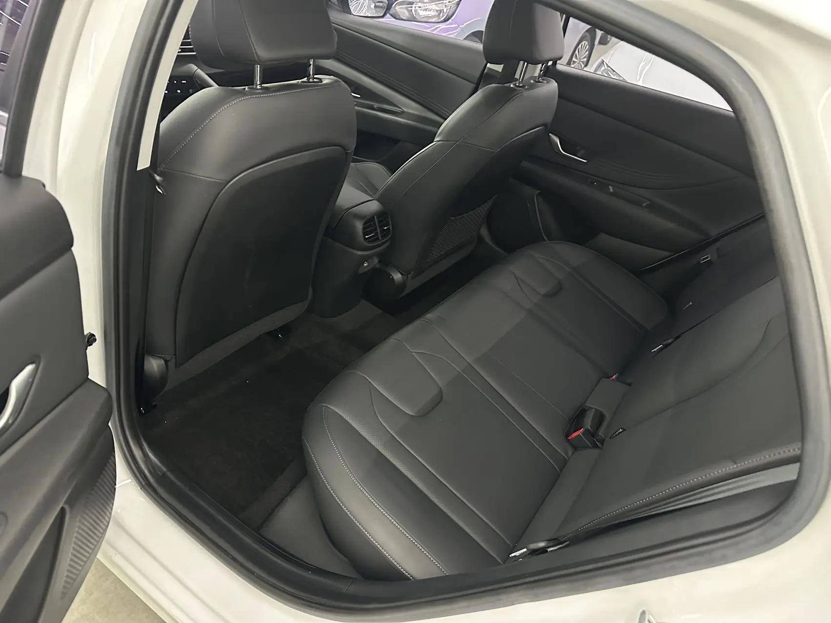 Elantra 2022 1.5L CVT GLX Elite Edition 11