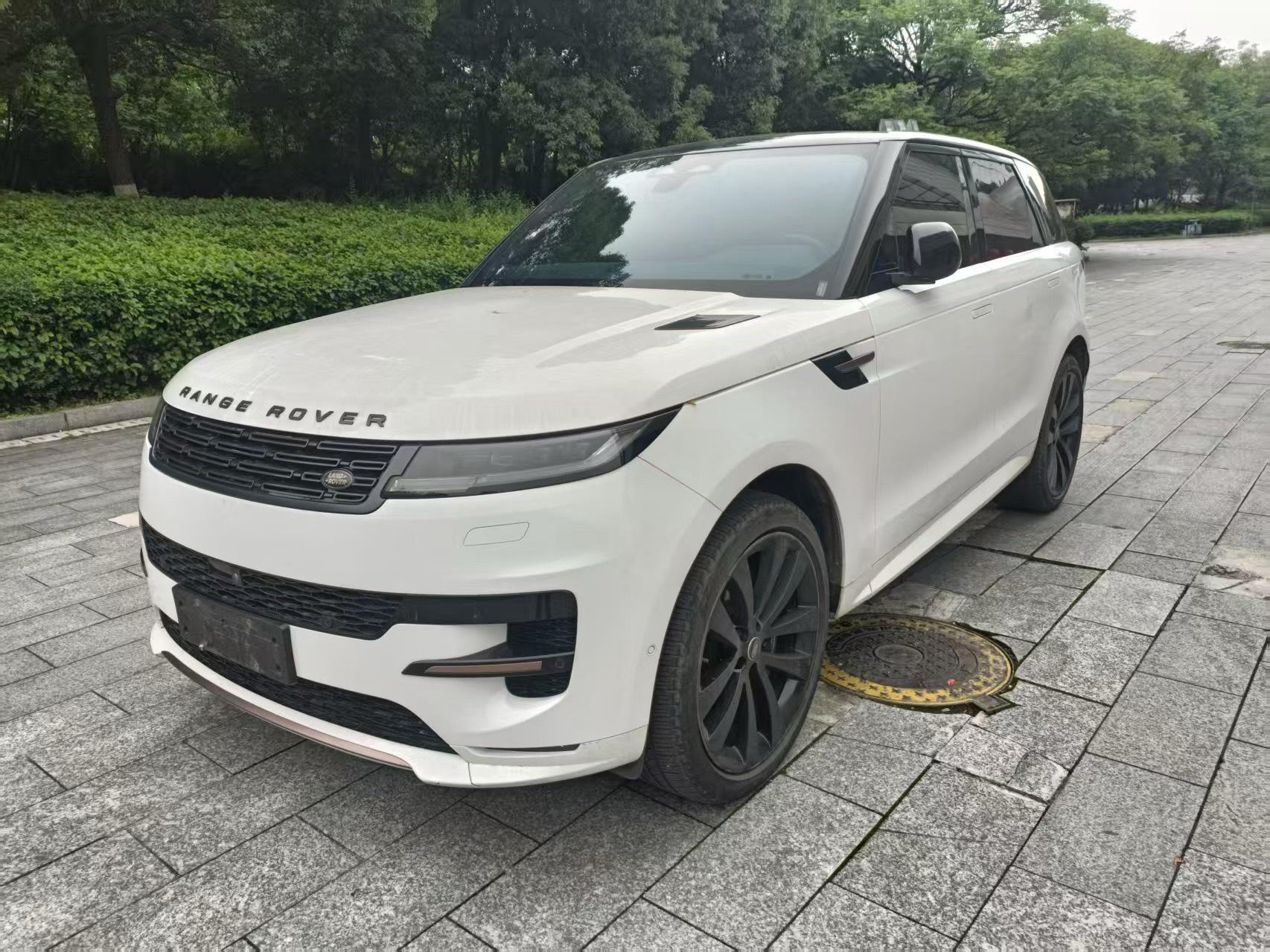 Open image lightbox: Range Rover Sport 2023 3.0 L6 P400 Dynamic SE