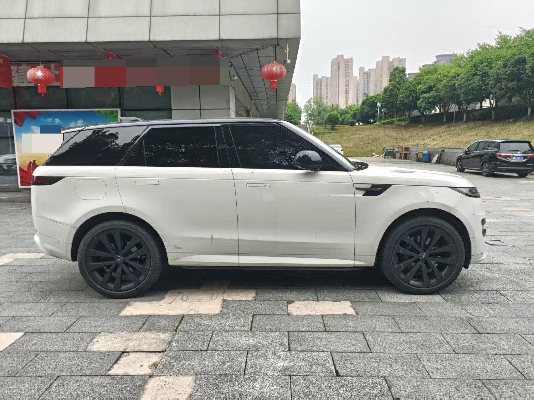 Range Rover Sport 2023 3.0 L6 P400 Dynamic SE 4