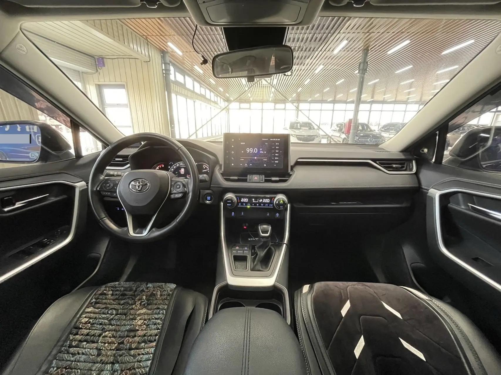 RAV4 Rongfeng 2021 2.0L CVT Two-Drive Fashion PLUS Edition 3