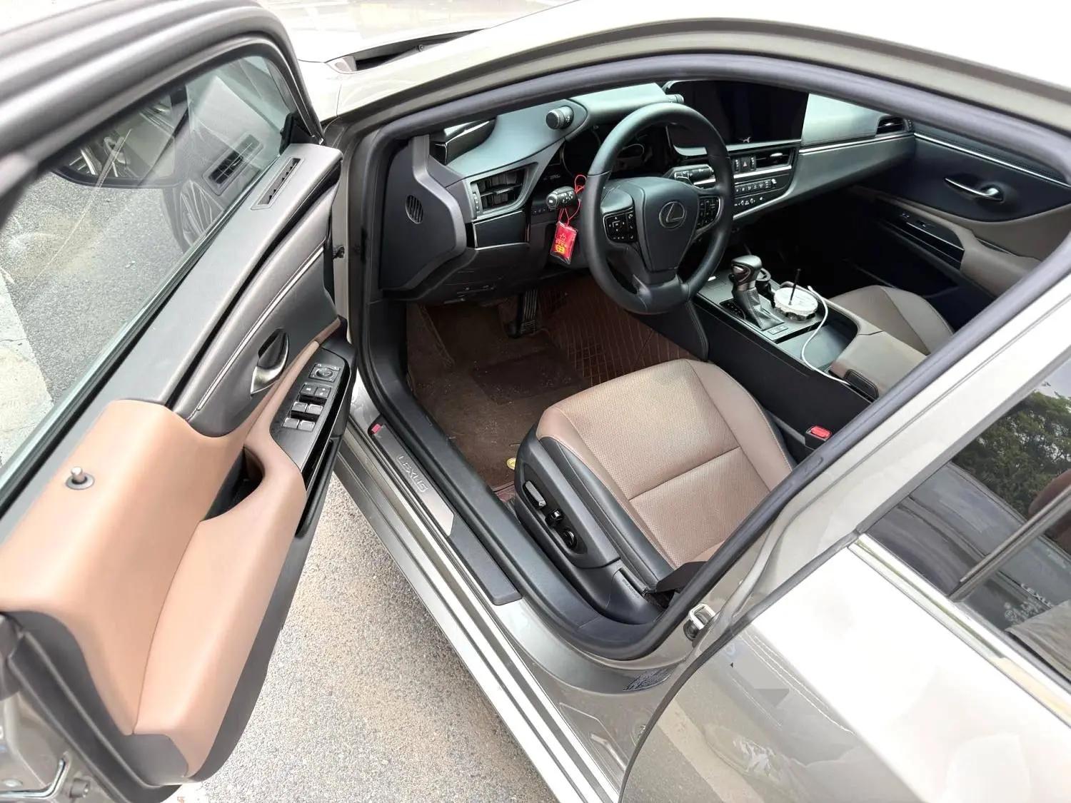 Lexus ES 2022 300h Premium Edition 2