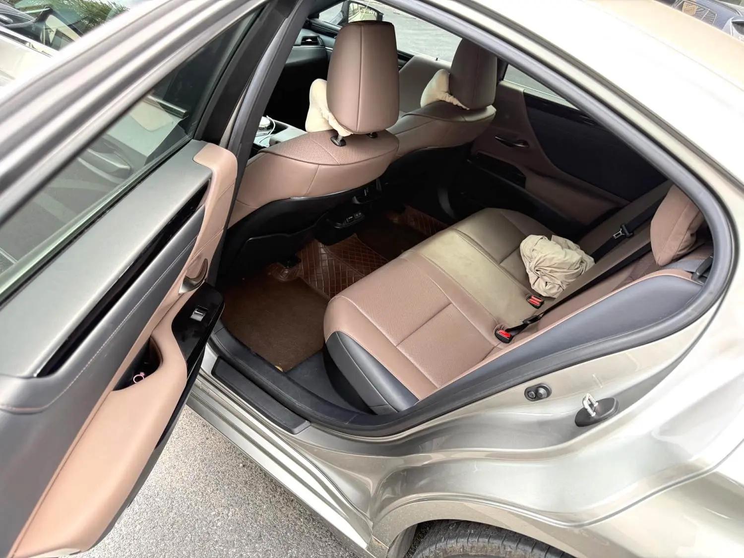 Lexus ES 2022 300h Premium Edition 3