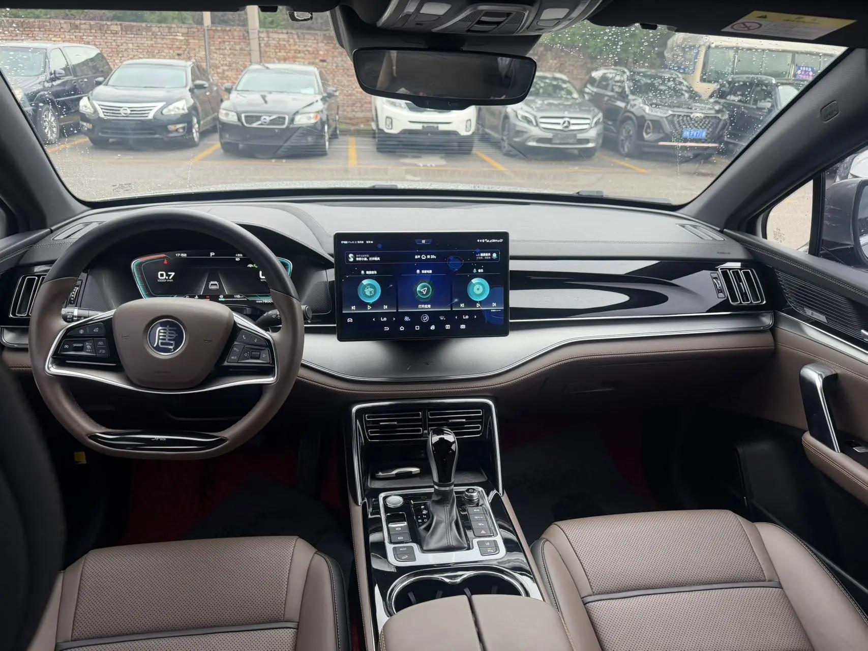 Tang 2019 2.0T Automatic Zhilian Zunshang 7-seat Country VI 4