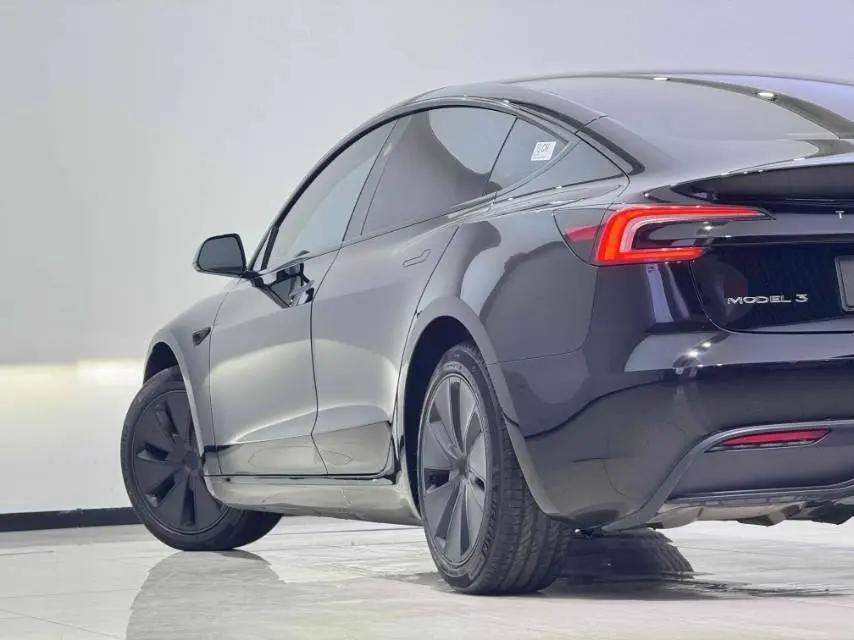 Model 3 2023 Rear-Wheel Drive Edition 7