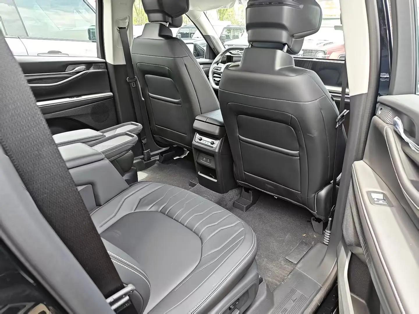 Ford 2025 Ruijie L 2.0T EcoBoost Two-wheel Drive 7-seat Luxury Automatic Gear 5
