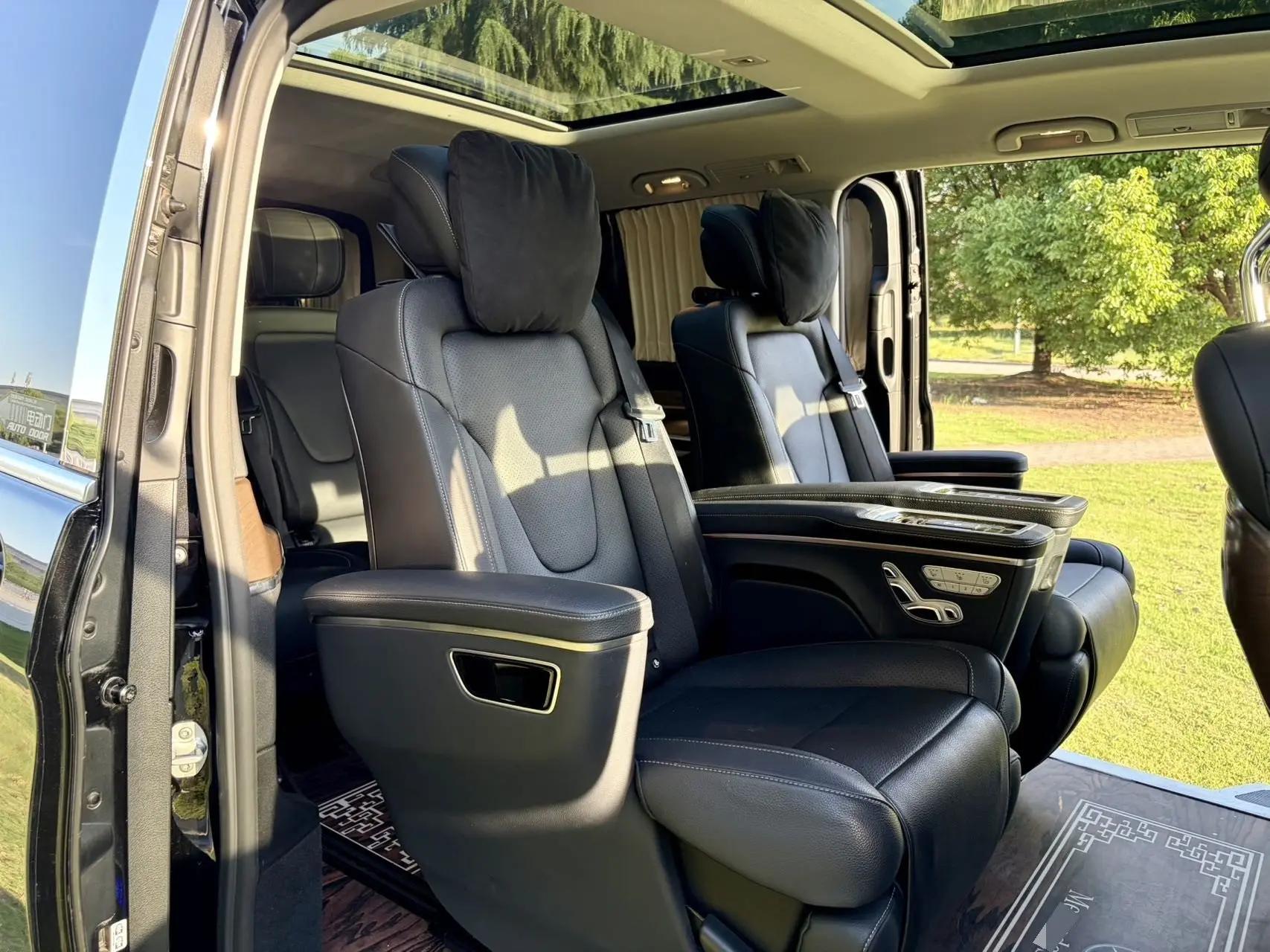Mercedes Benz V 2022V 260 L 2.0T Deluxe Edition Automatic Gear 7