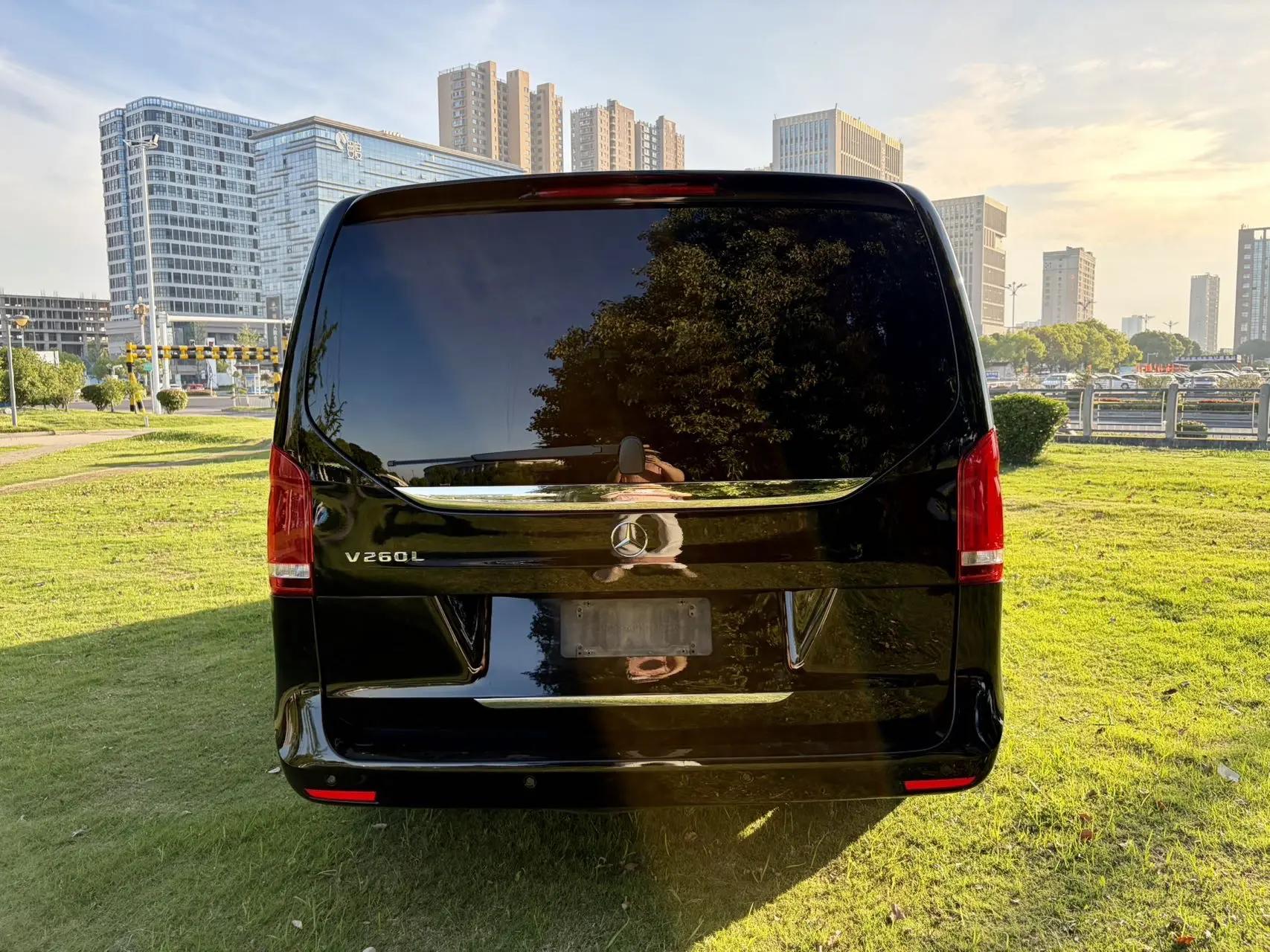 Mercedes Benz V 2022V 260 L 2.0T Deluxe Edition Automatic Gear 8