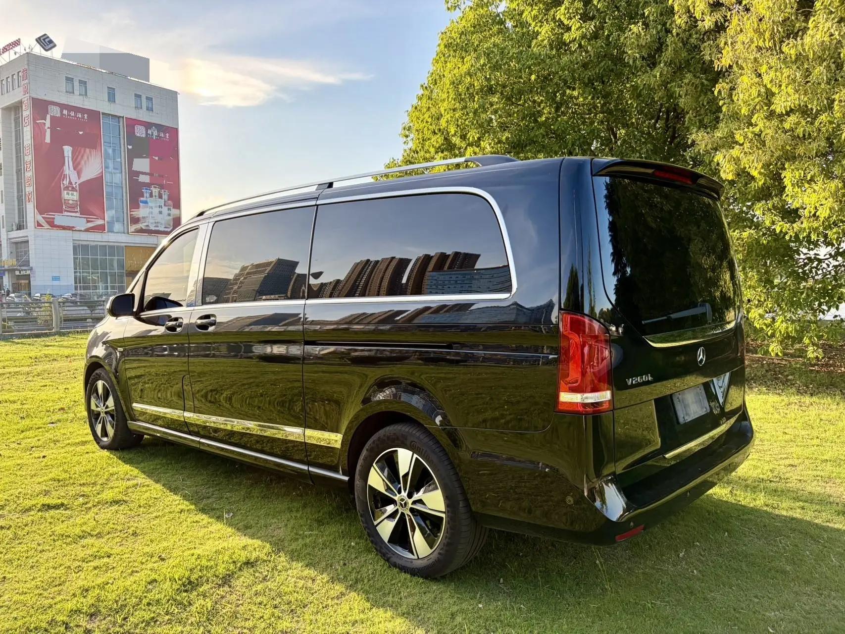 Mercedes Benz V 2022V 260 L 2.0T Deluxe Edition Automatic Gear 9