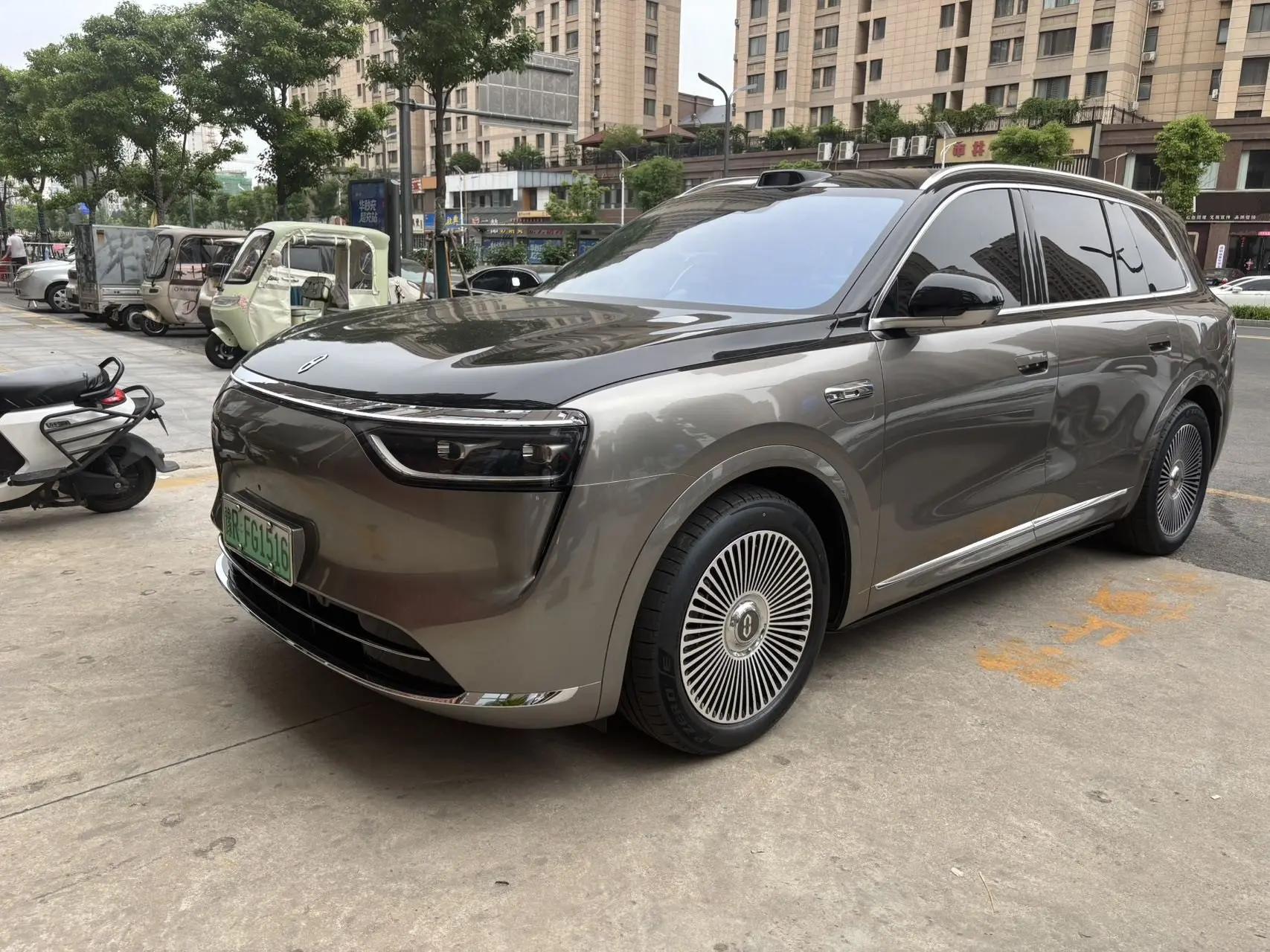 AITO M8 2025 extended range Ultra version 53.4kWh 5-seat version