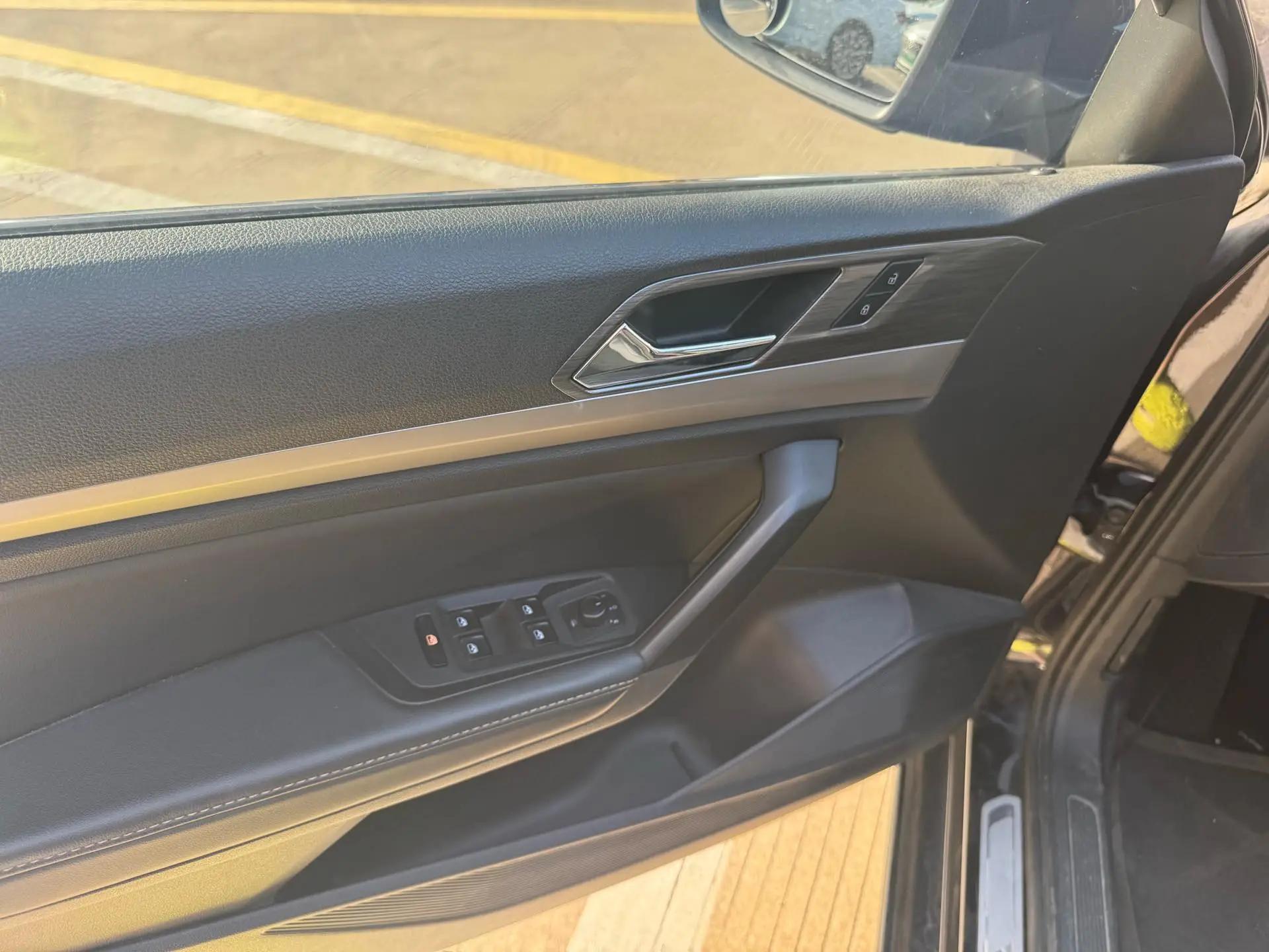 Langyi 2019 1.5L Automatic Vision Edition Country VI 5