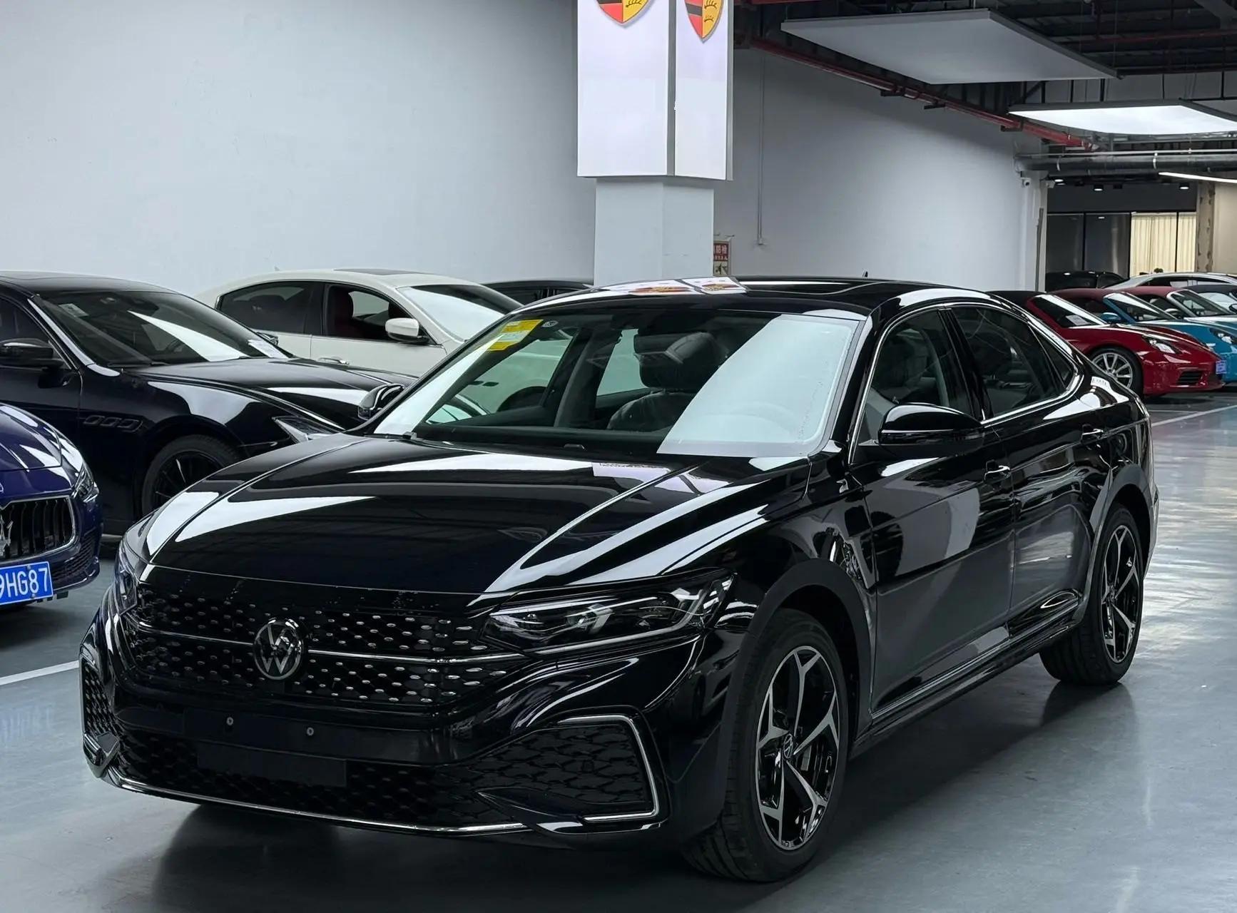 Open image lightbox: Volkswagen 2026 Passat 2.0TSI 380TSI outstanding star dragon version automatic gear