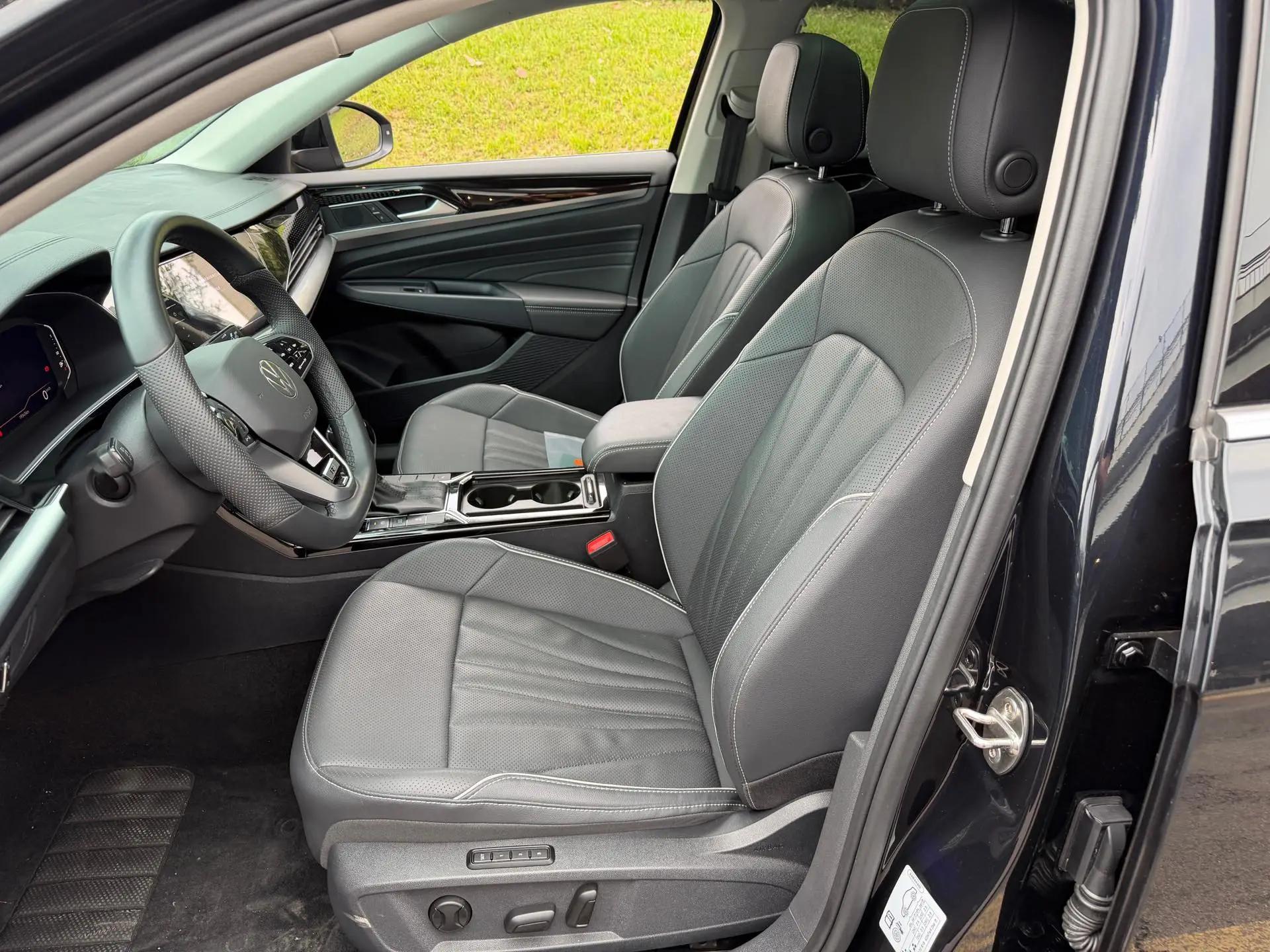 Volkswagen 2024 Passat 2.0TSI 330TSI Elite Edition Automatic 3