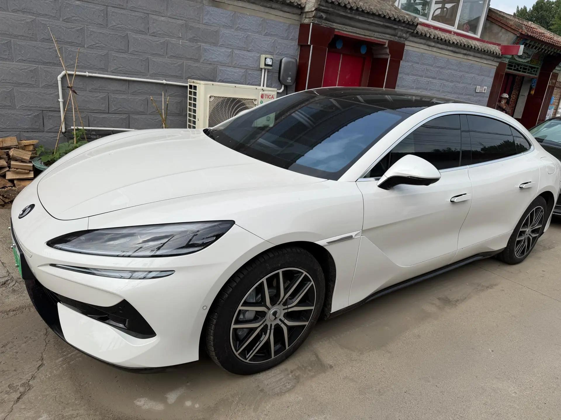 Open image lightbox: Denza 2024 Denza Z9 2.0T Stepless 1100km Four-wheel Drive Max Edition Automatic Gear