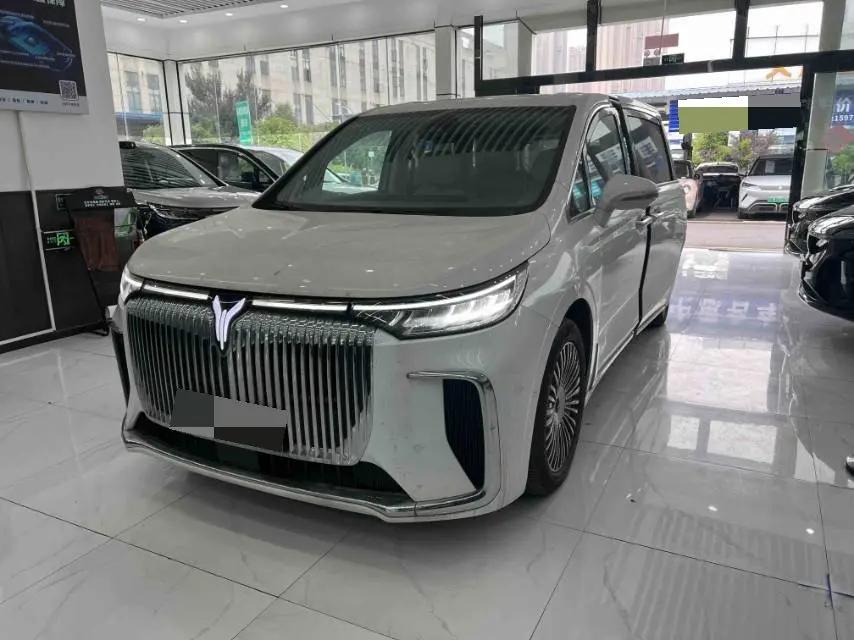 Voyah 2025 Model Dreamer PHEV 1.5T Four-Wheel-Drive Prestige Kunpeng Edition Automatic