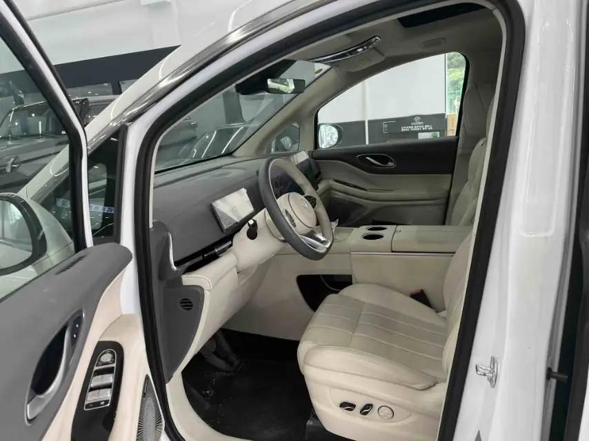 Voyah 2025 Model Dreamer PHEV 1.5T Four-Wheel-Drive Prestige Kunpeng Edition Automatic 2
