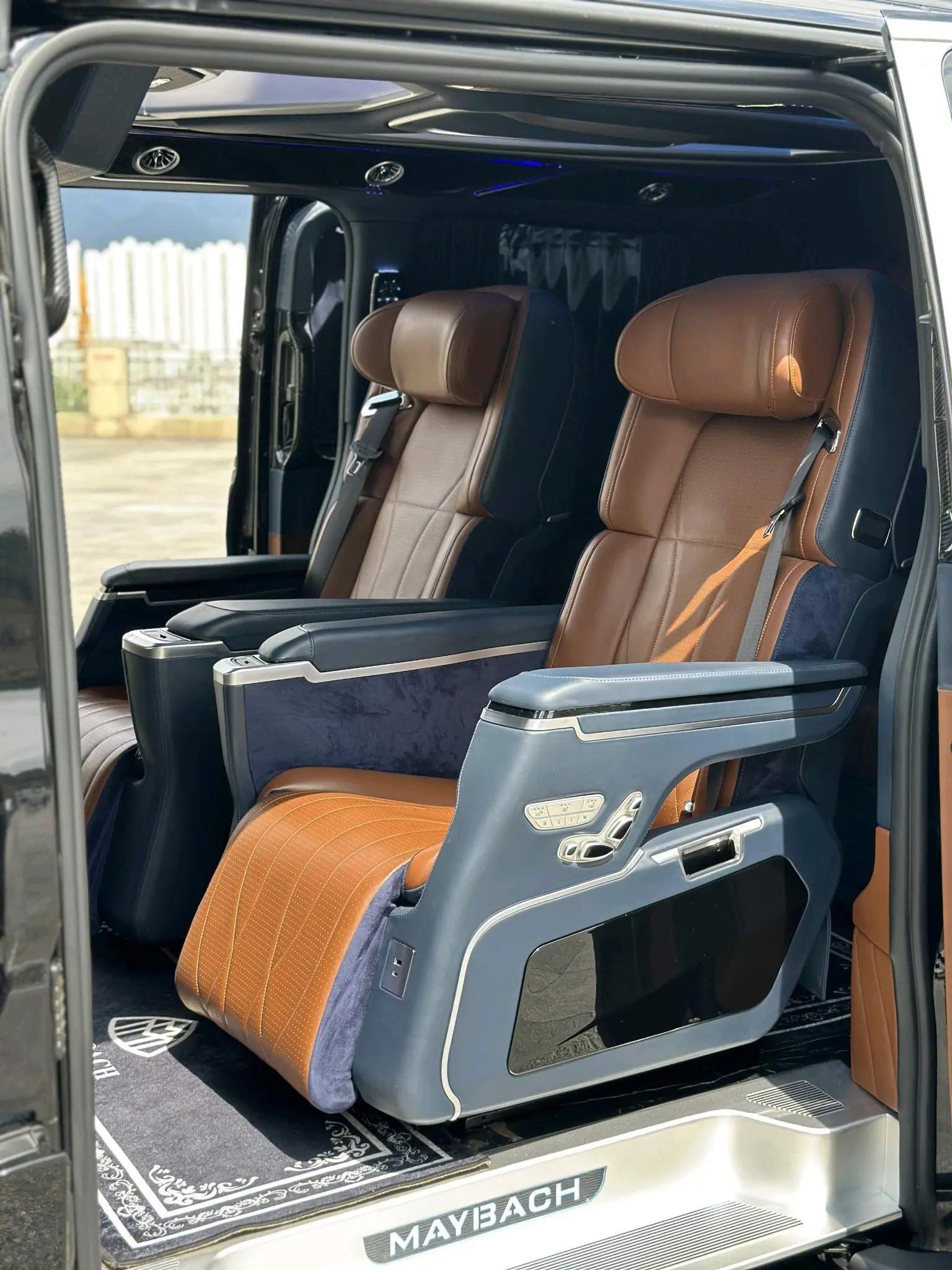 Mercedes Benz 2023 V-Class 2.0T Business Edition 7-Seater Automatic 5