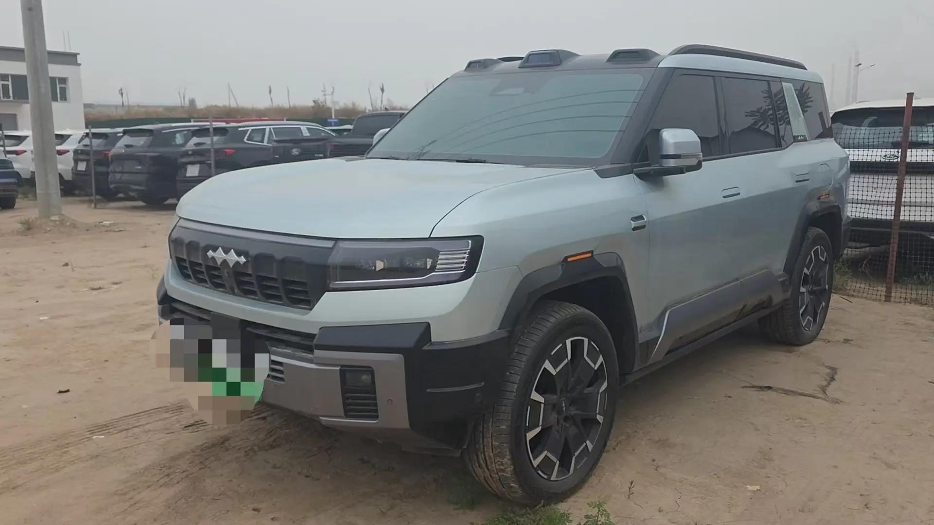 FangChengBao 2025 Leopard 8 2.0T CVT Smart & Brave Flagship 7-Seater Automatic