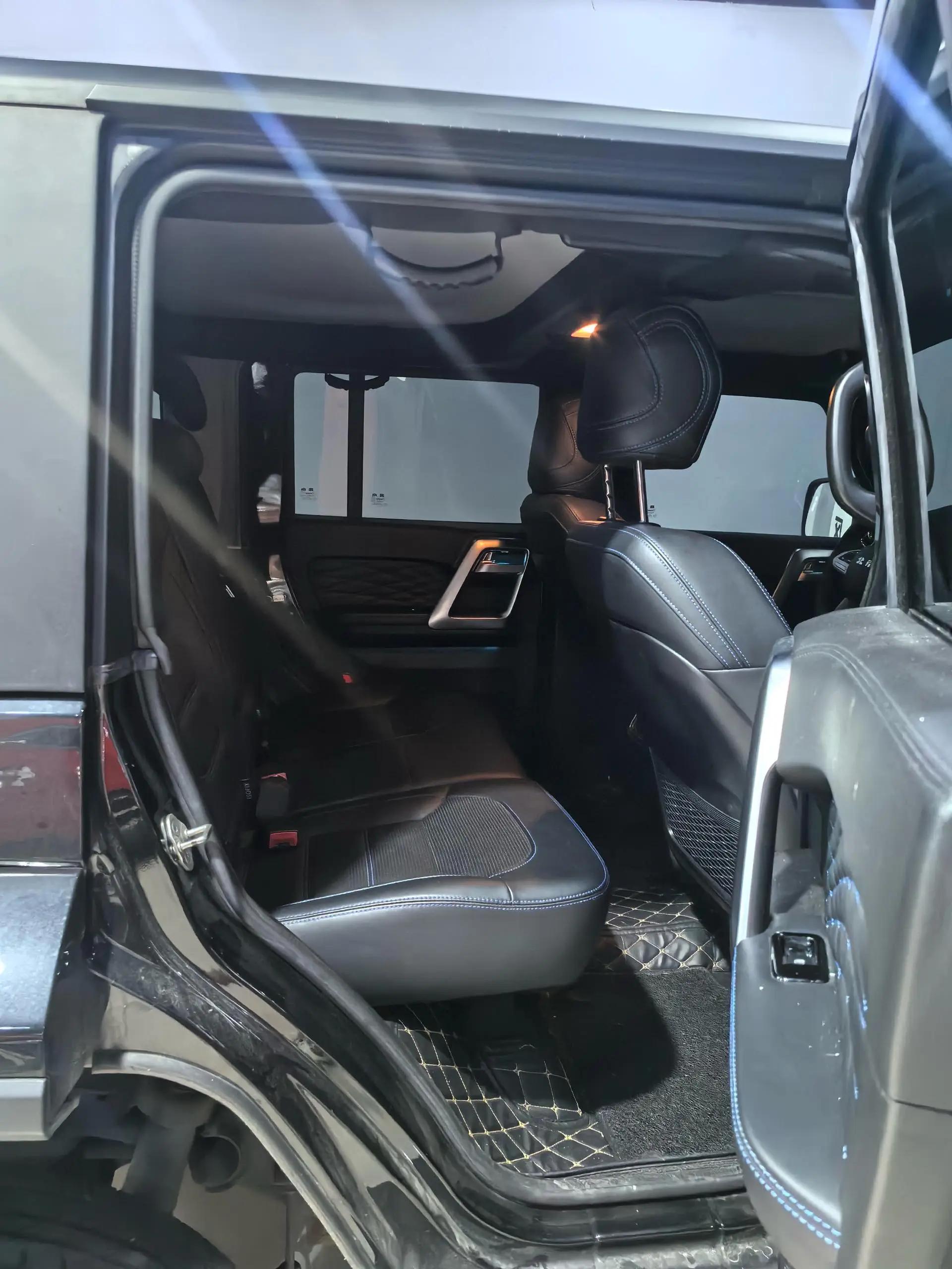 Beijing BJ40 2020 2.0T Automatic Four-wheel Drive City Hunter Edition Chivalrous Type 12