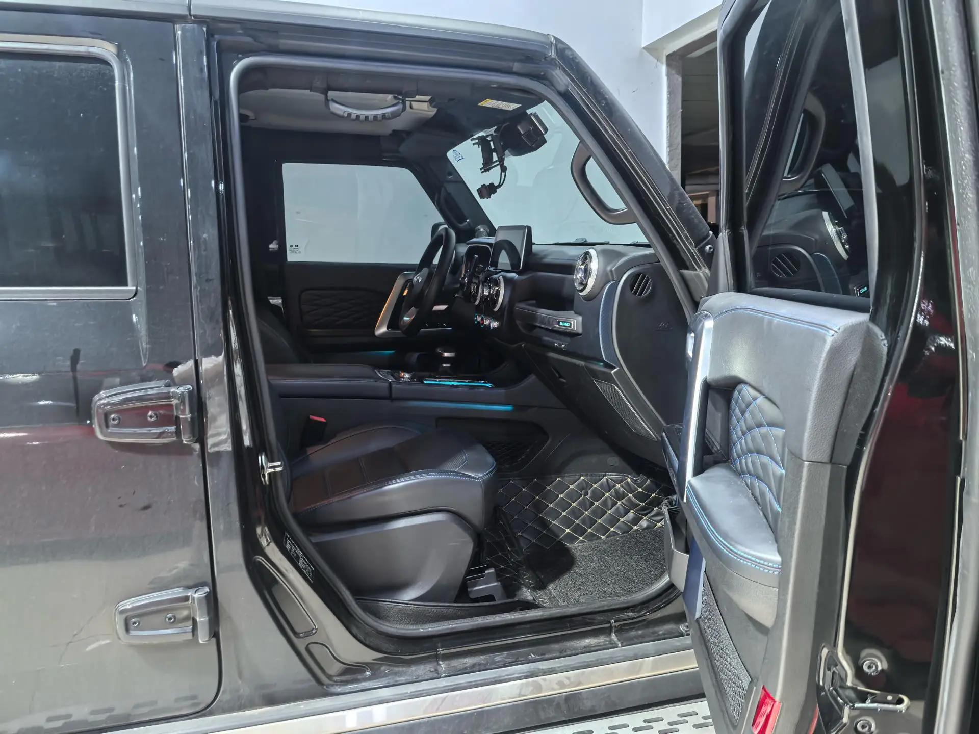 Beijing BJ40 2020 2.0T Automatic Four-wheel Drive City Hunter Edition Chivalrous Type 13