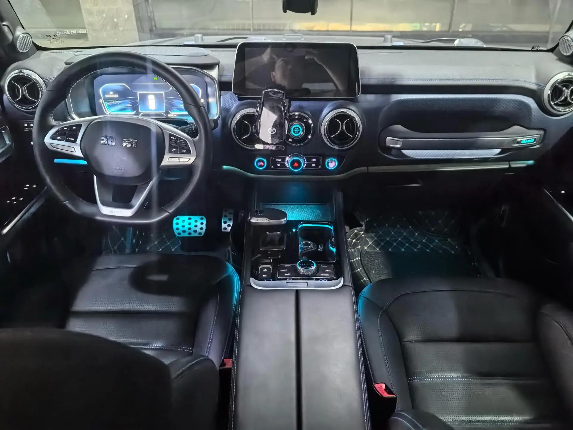 Beijing BJ40 2020 2.0T Automatic Four-wheel Drive City Hunter Edition Chivalrous Type 6
